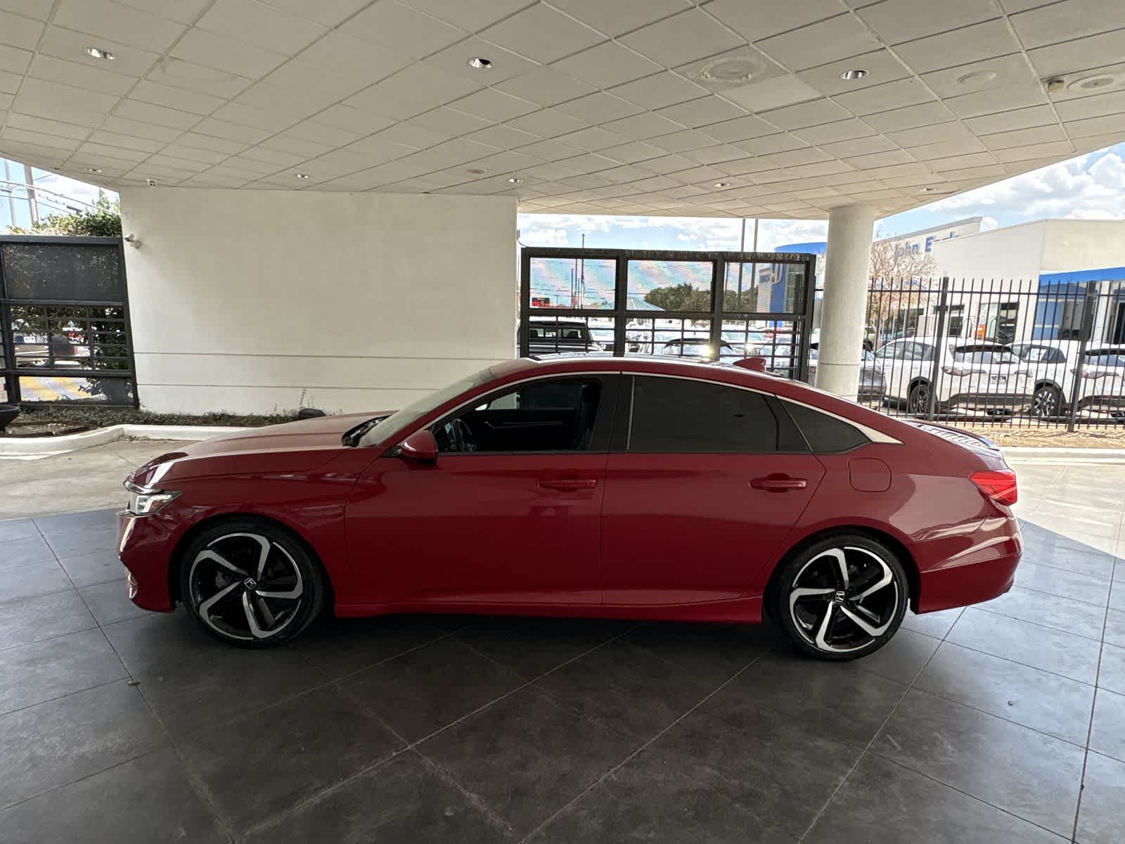 2019 Honda Accord Sport photo 2