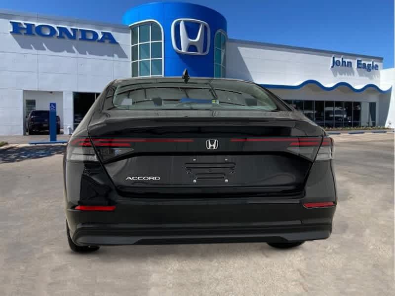 2025 Honda Accord LX photo 4