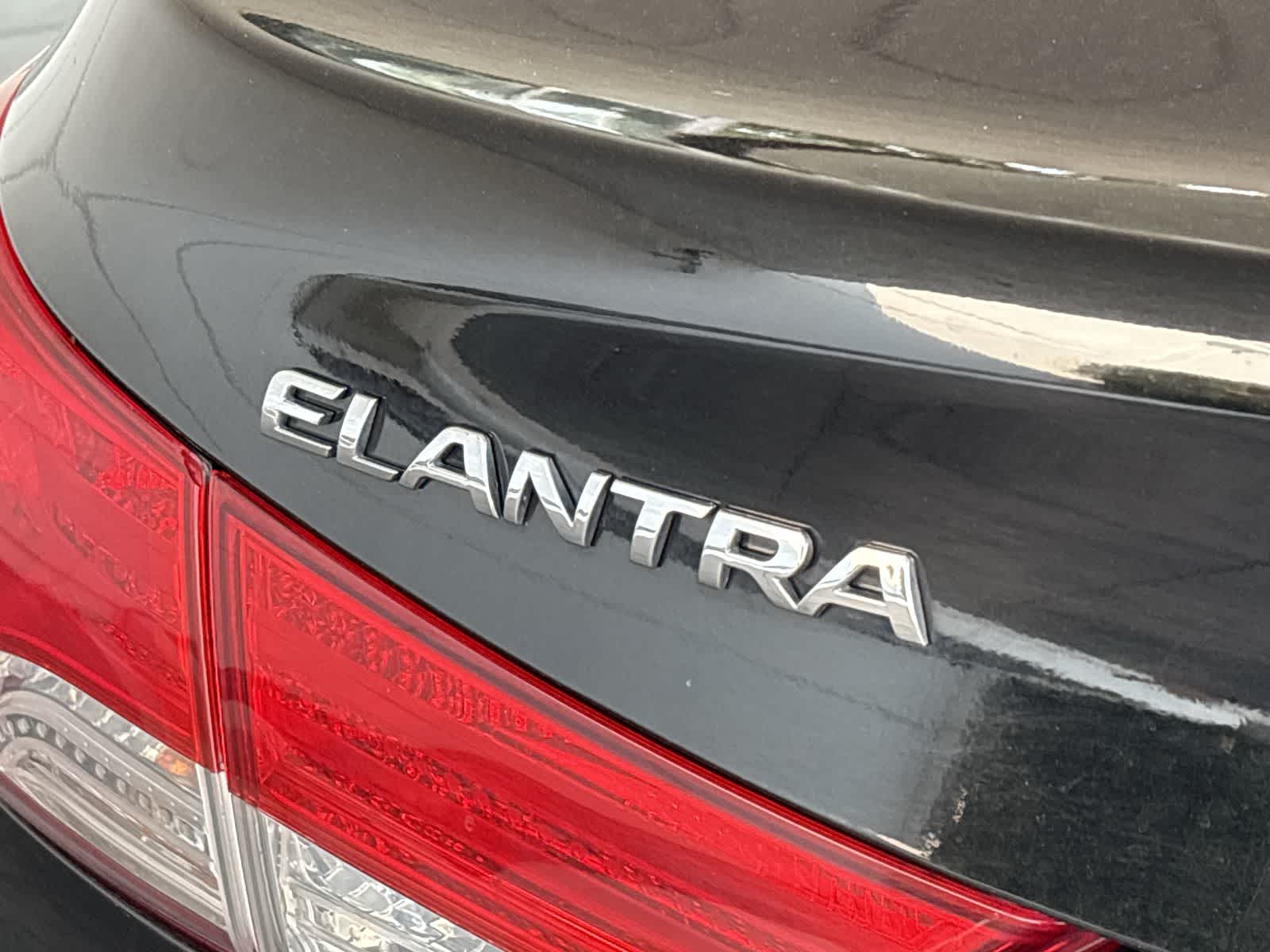 Thumbnail: 2012 Hyundai Elantra - 7