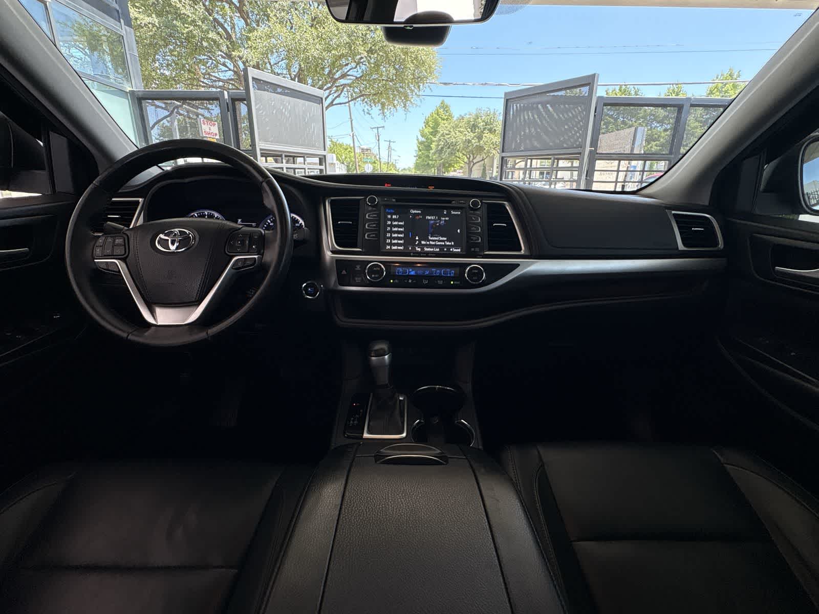 Thumbnail: 2017 Toyota Highlander - 17