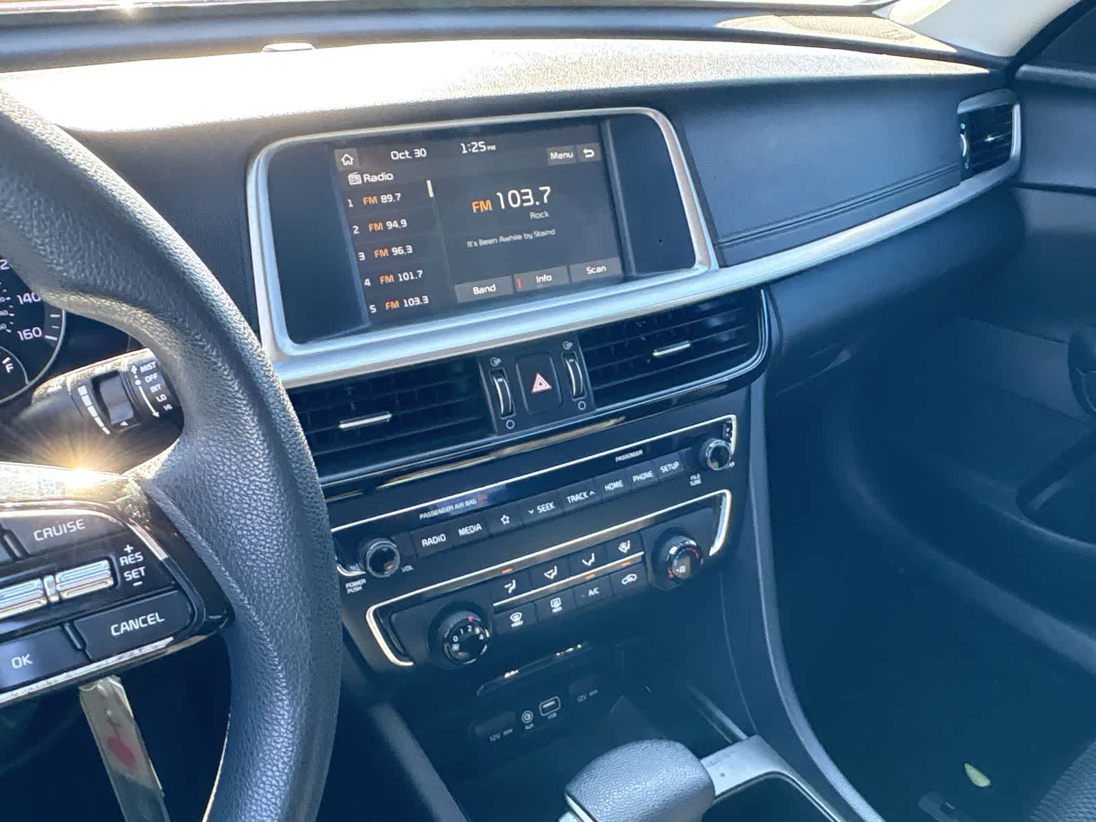 Thumbnail: 2020 Kia Optima - 15