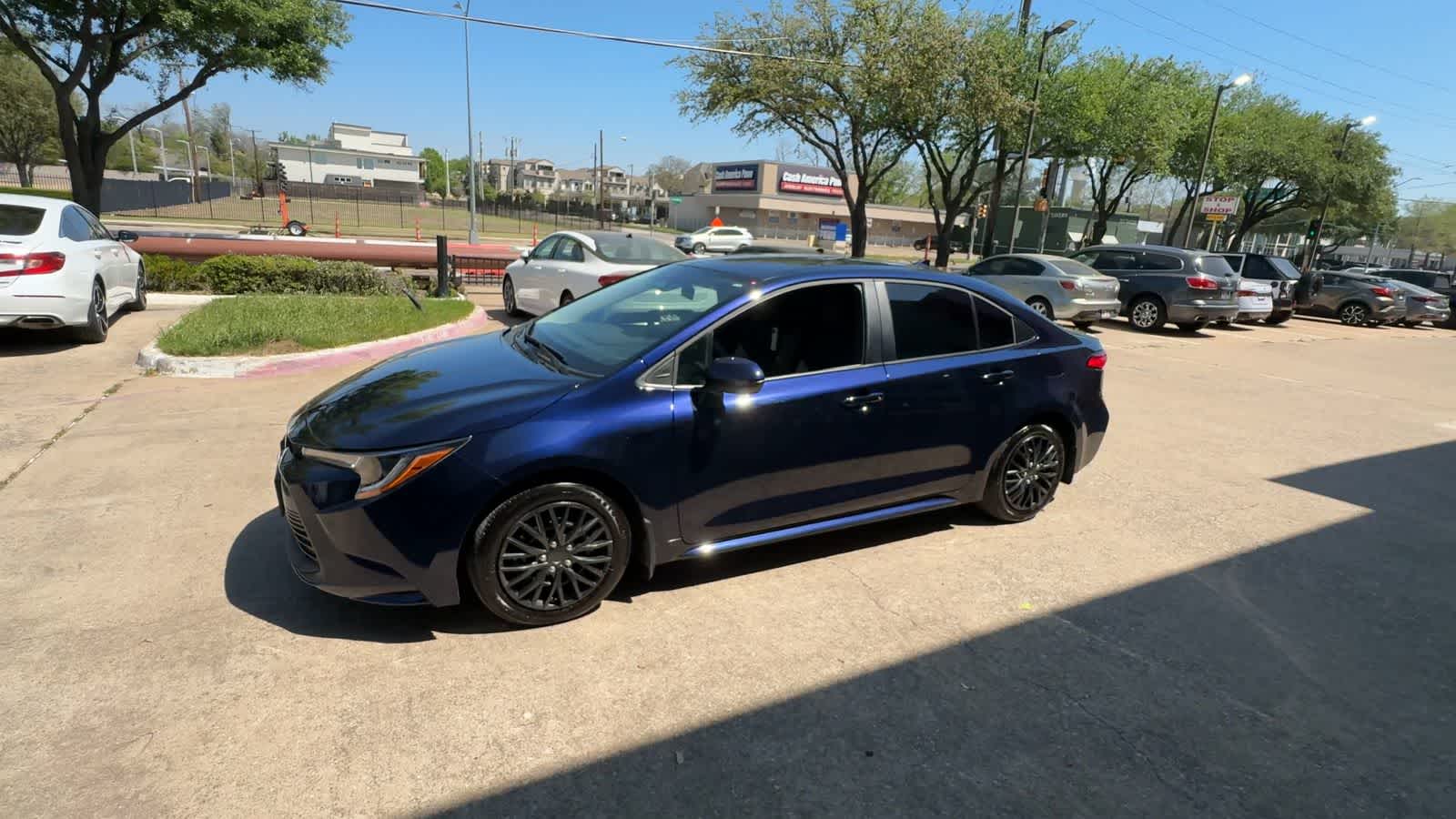 Thumbnail: 2025 Toyota Corolla - 4