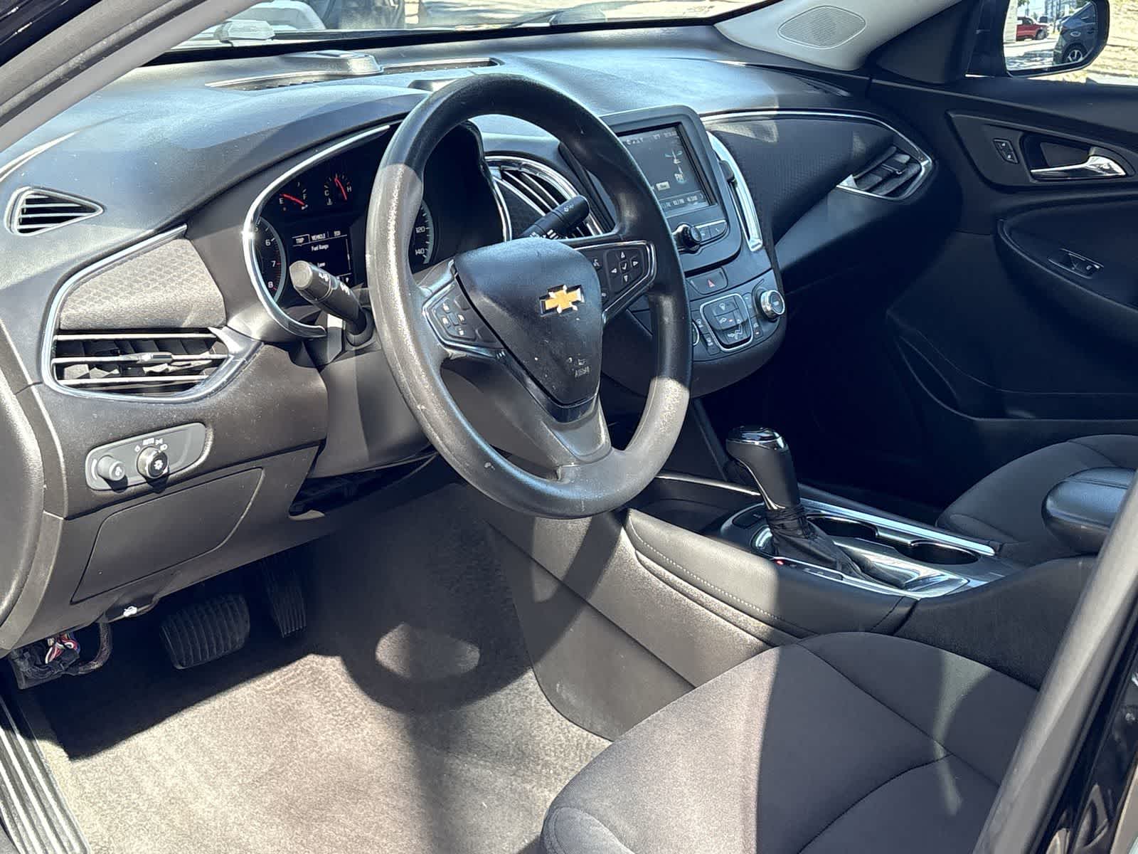 Thumbnail: 2018 Chevrolet Malibu - 2