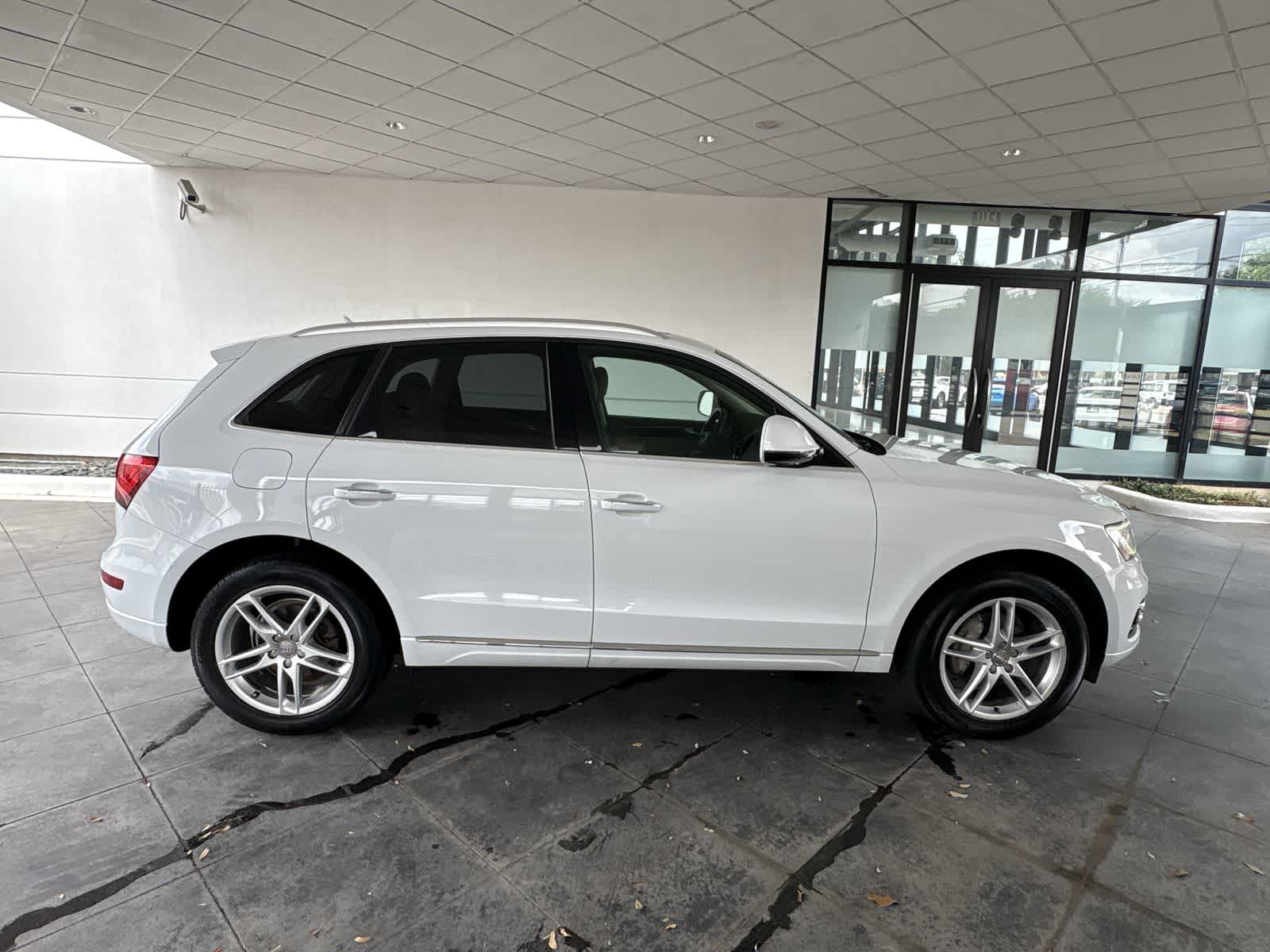 Thumbnail: 2015 Audi Q5 - 23