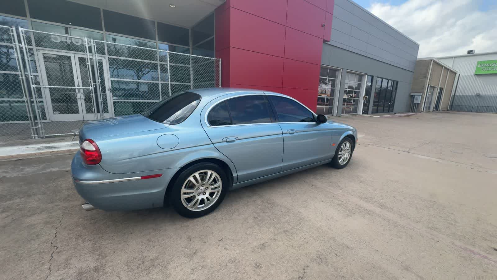 Thumbnail: 2005 Jaguar S-Type - 8