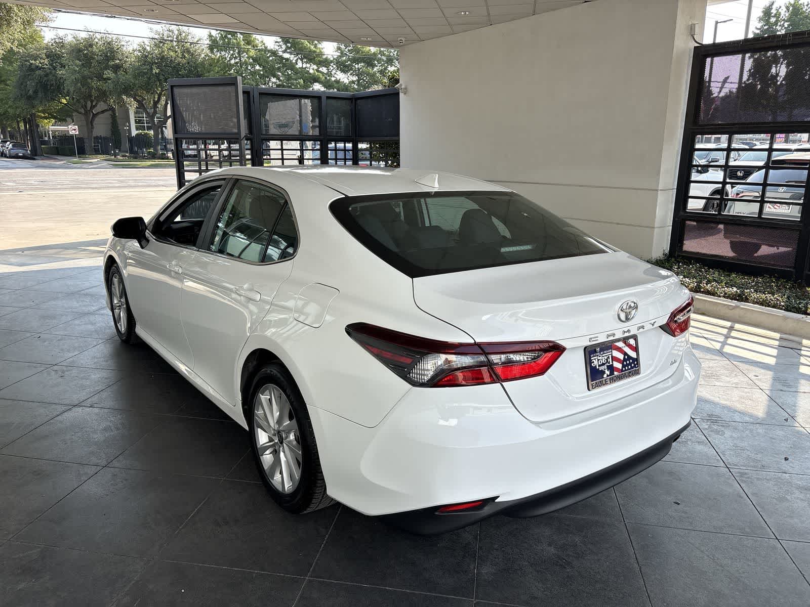 2023 Toyota Camry LE photo 4