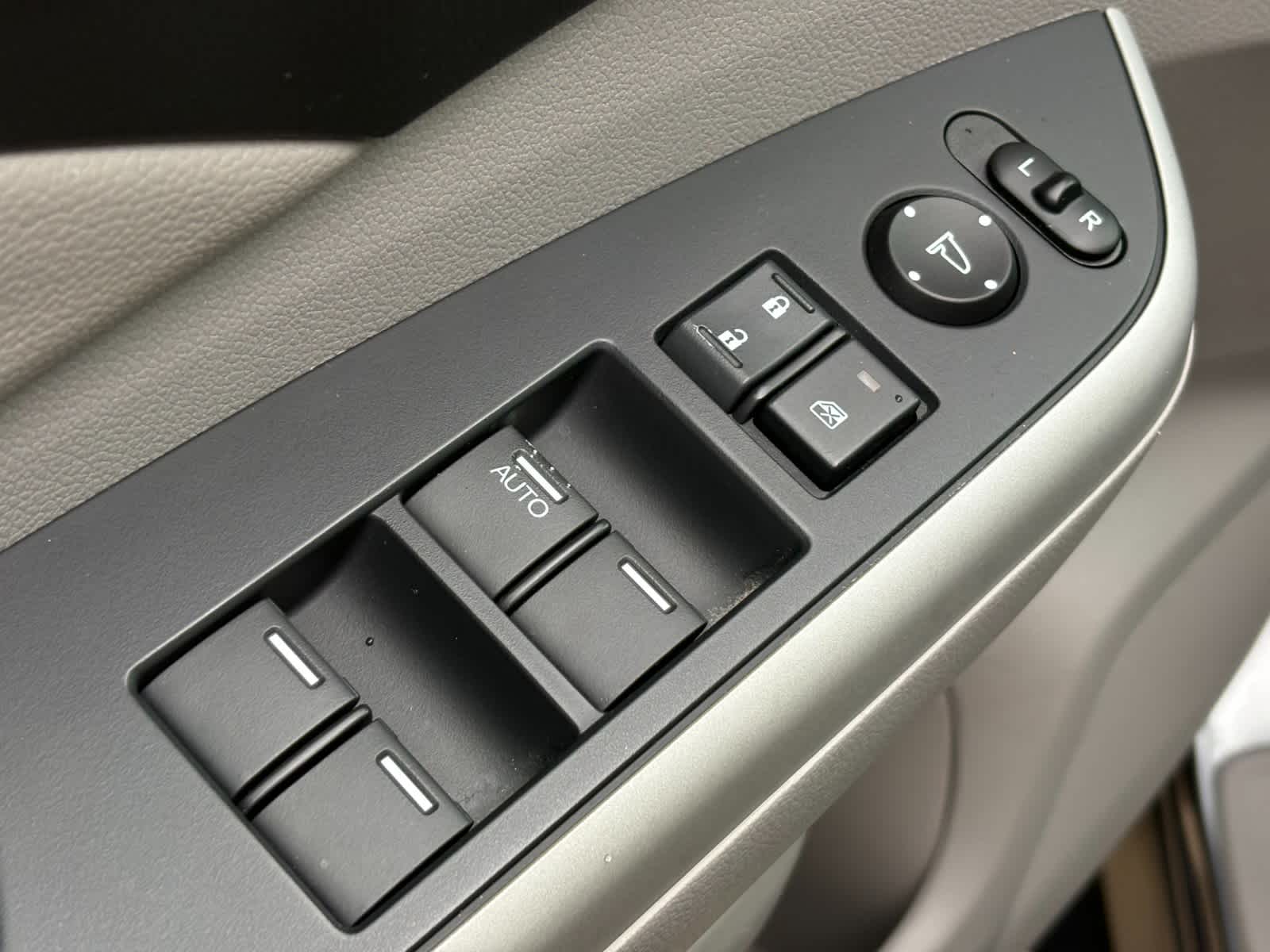 Thumbnail: 2012 Honda CR-V - 23