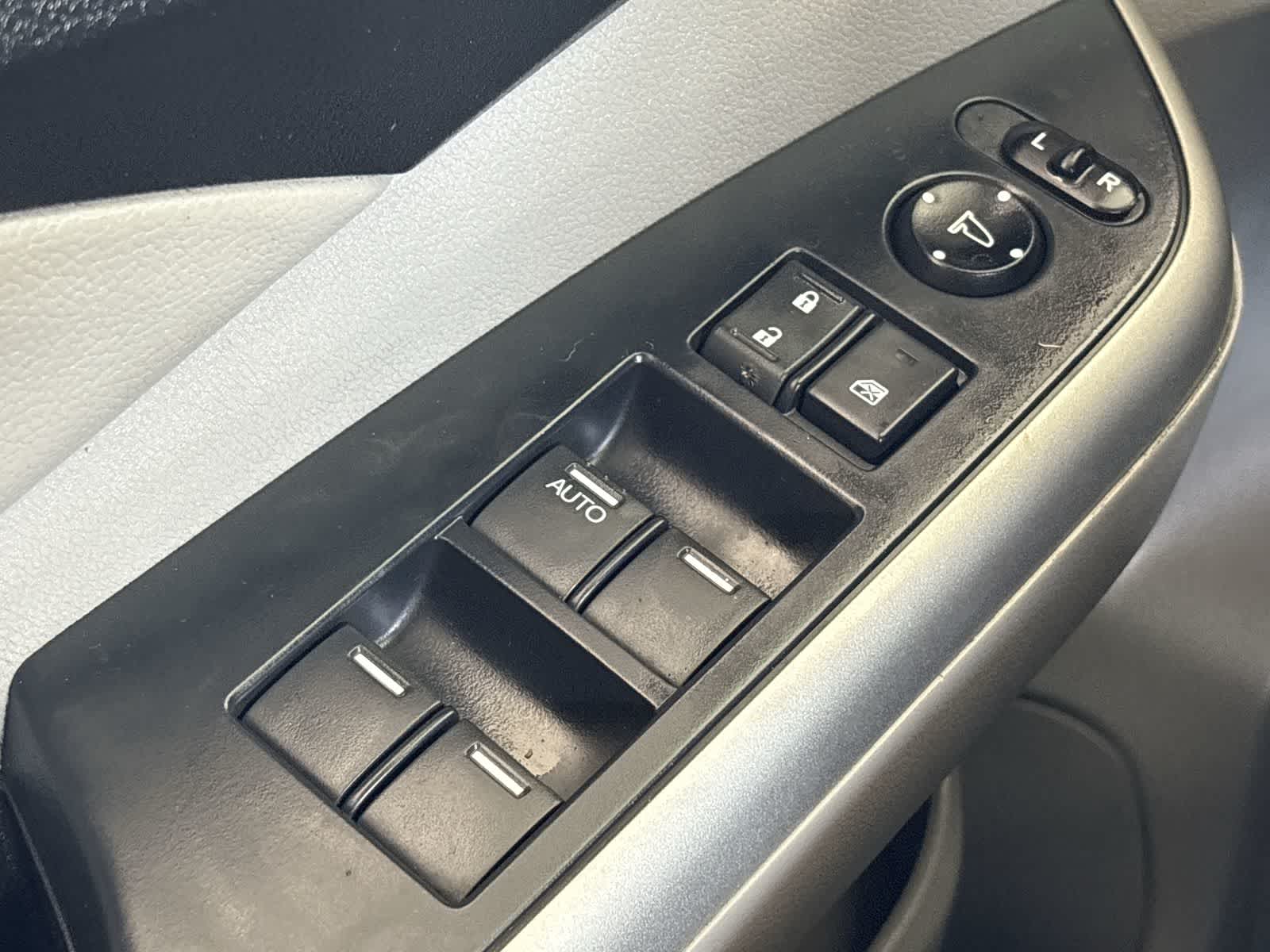 Thumbnail: 2012 Honda CR-V - 32