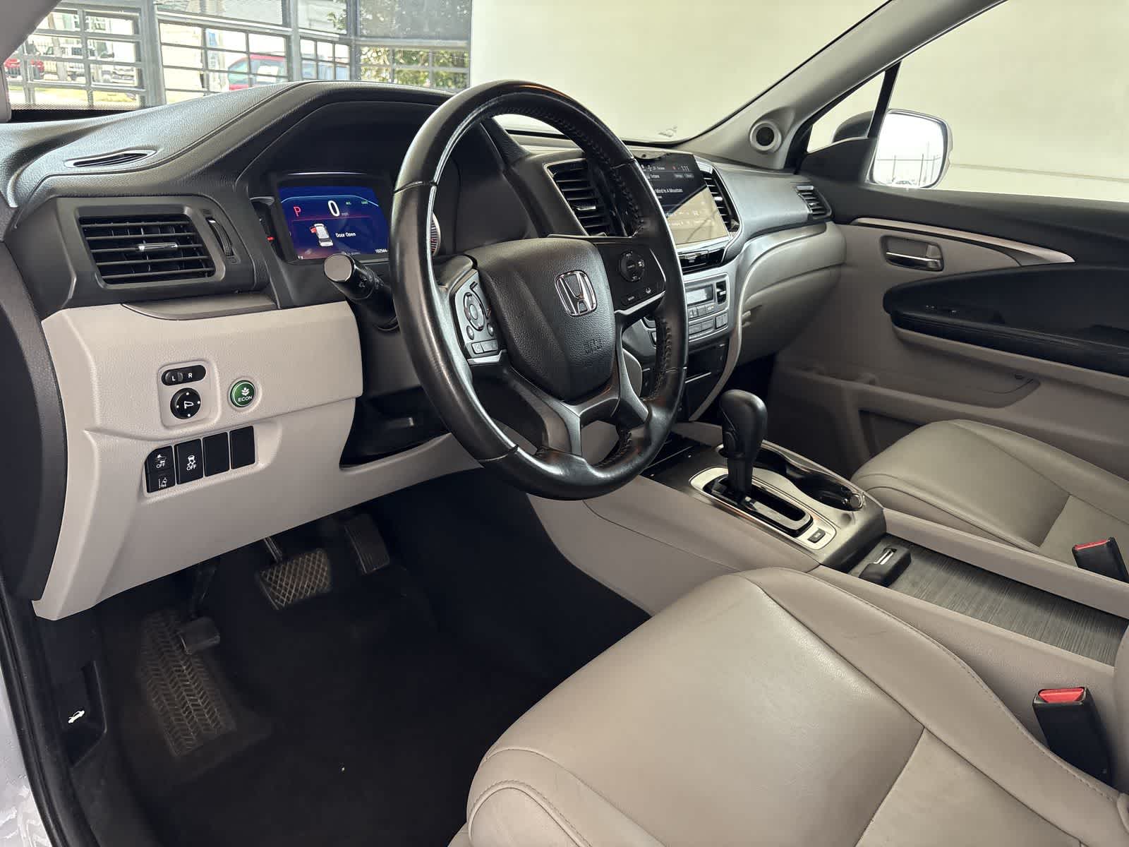 Thumbnail: 2019 Honda Pilot - 2