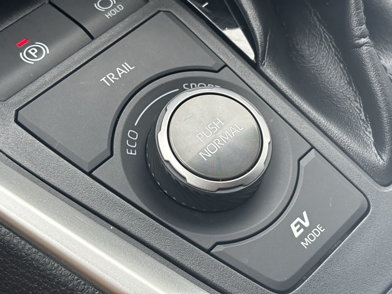 Thumbnail: 2019 Toyota RAV4 - 31