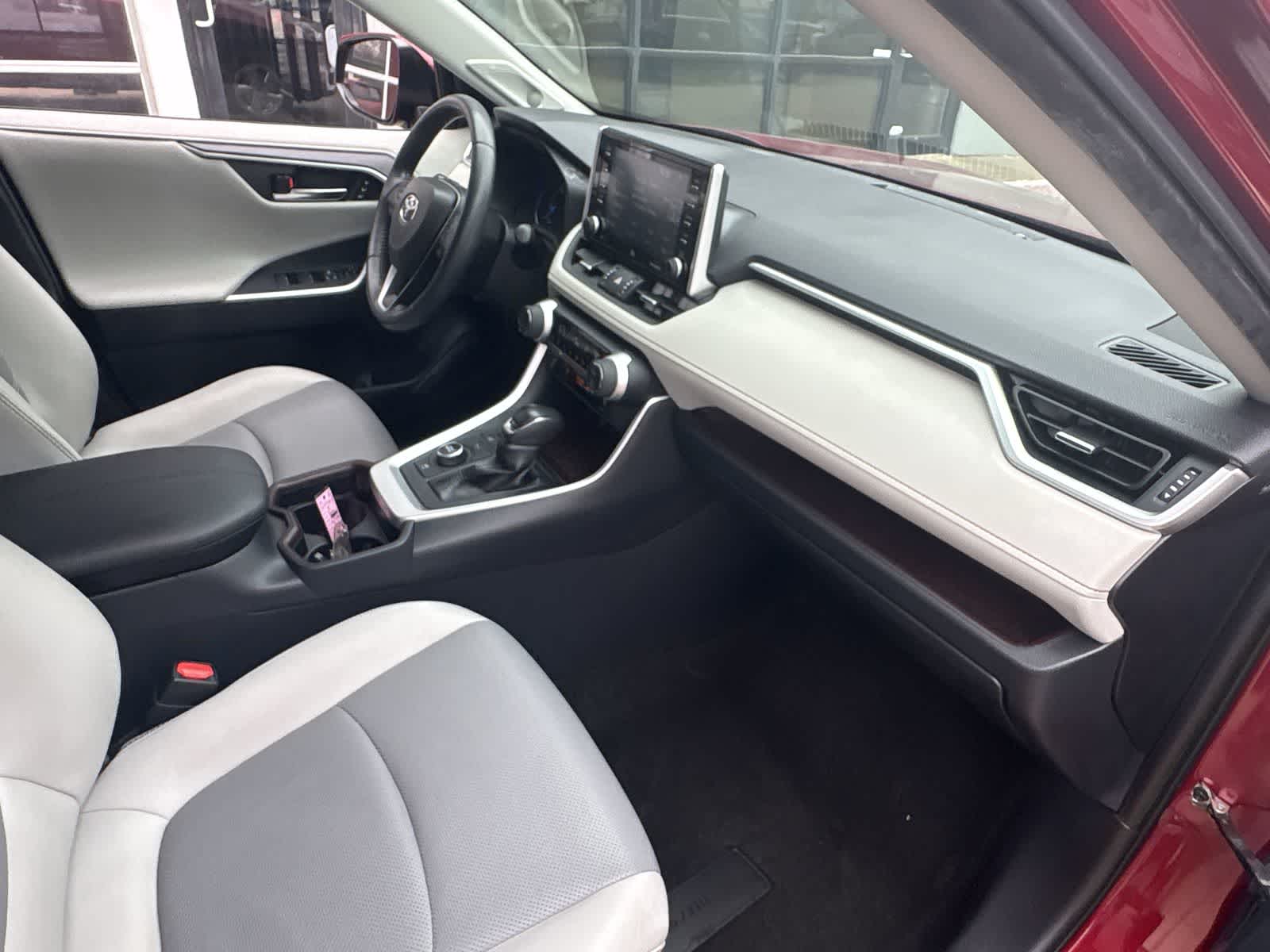 Thumbnail: 2019 Toyota RAV4 - 26