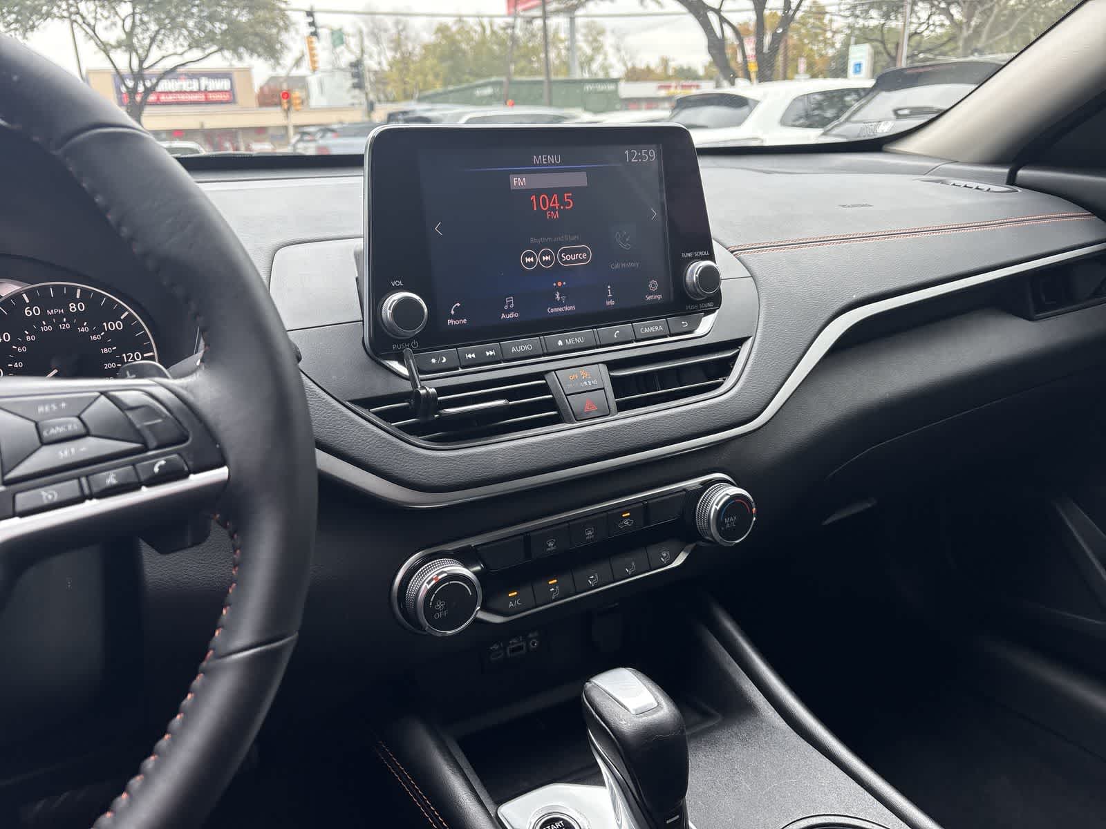 Thumbnail: 2022 Nissan Altima - 15