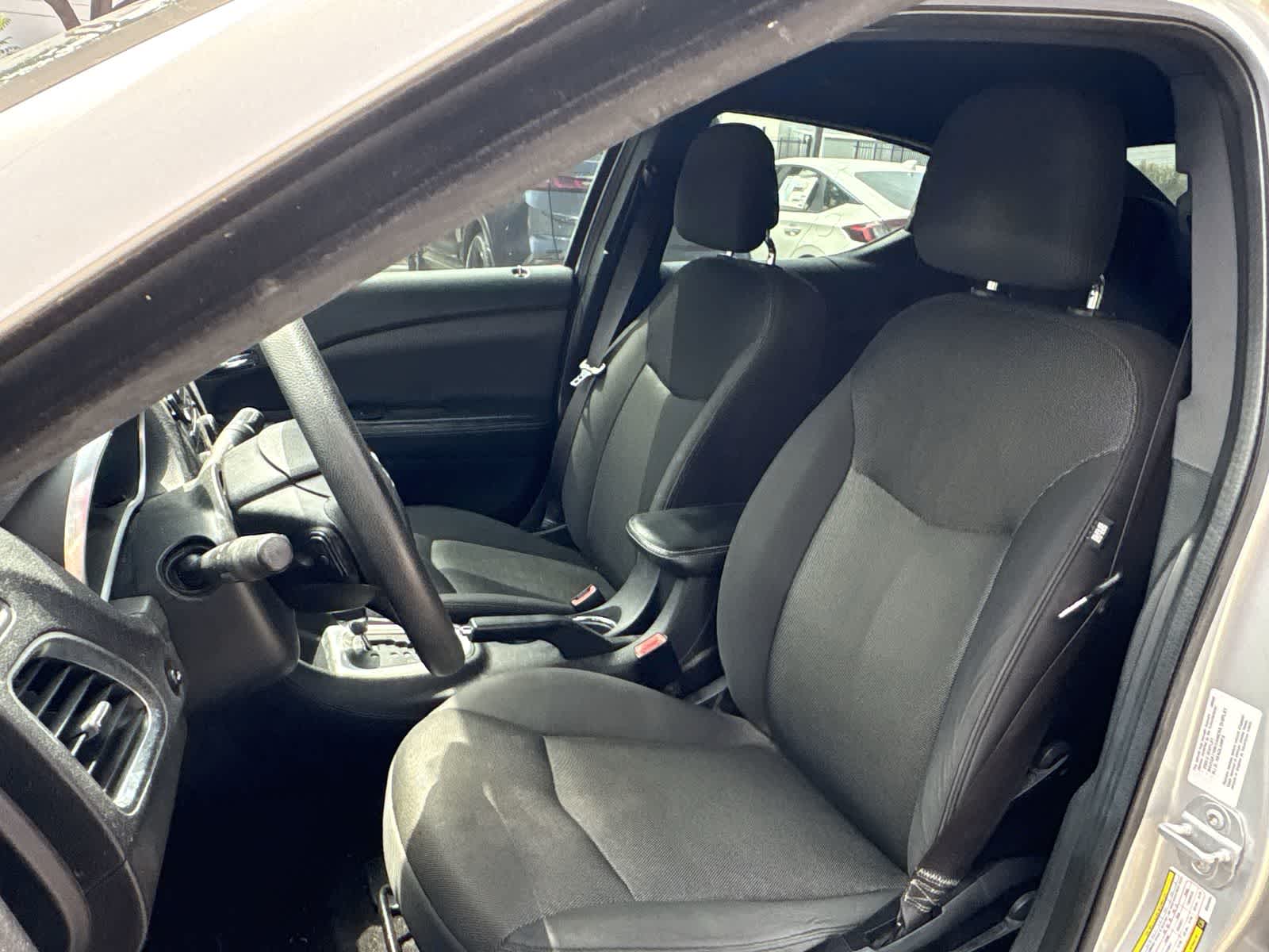 Thumbnail: 2011 Dodge Avenger - 12