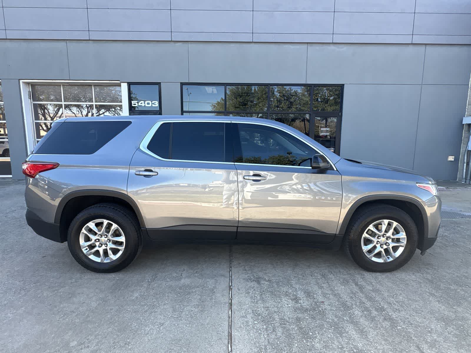 Thumbnail: 2021 Chevrolet Traverse - 23