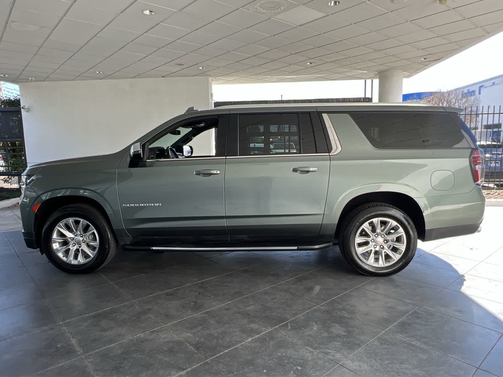 Thumbnail: 2023 Chevrolet Suburban - 3