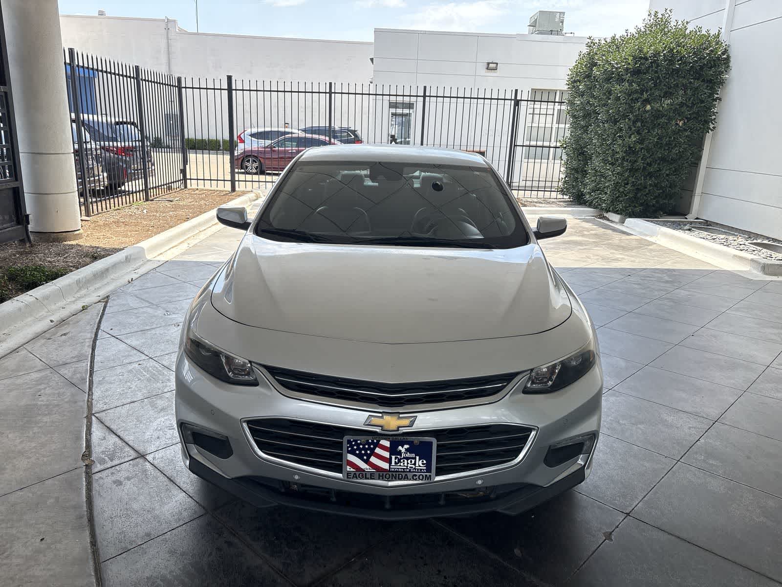 Thumbnail: 2017 Chevrolet Malibu - 6