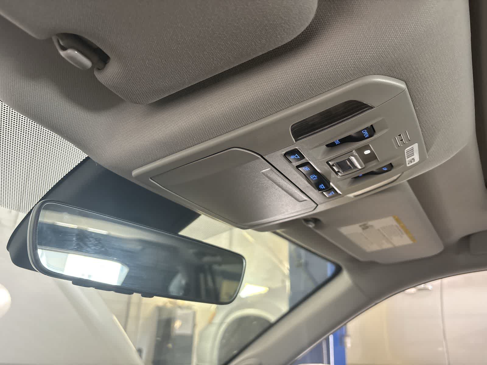 Thumbnail: 2020 Toyota Highlander - 20