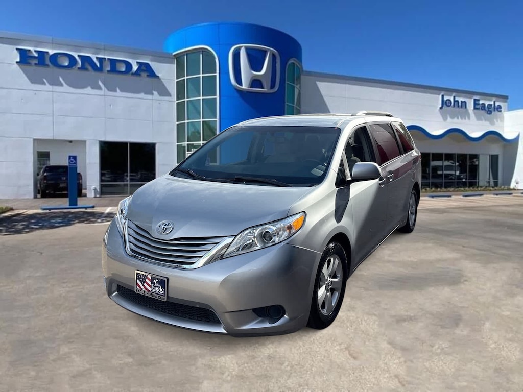 Used 2015 Toyota Sienna LE Van