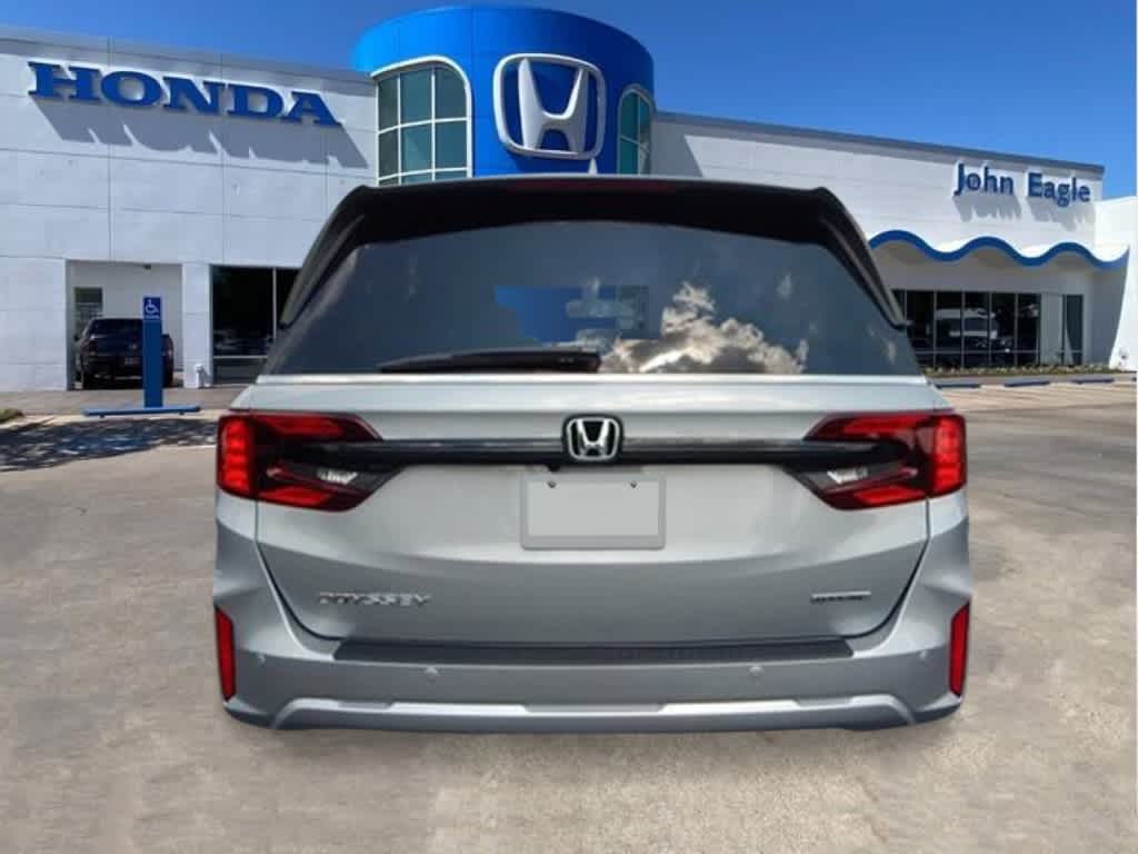 2026 Honda Odyssey Touring photo 4