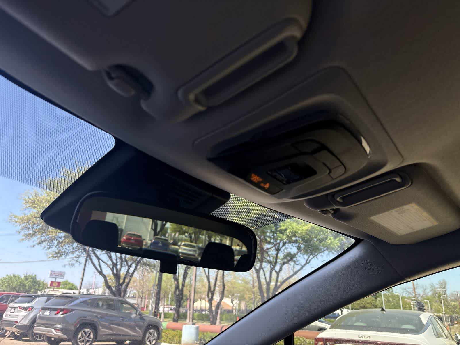 Thumbnail: 2025 Toyota Corolla - 28