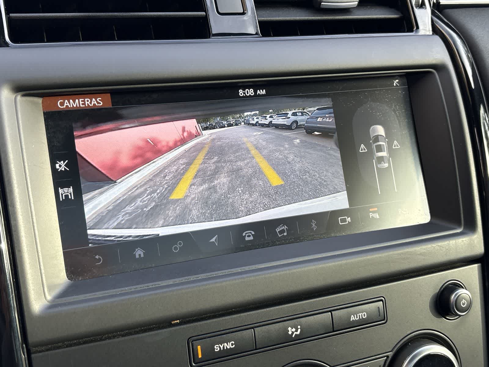 Thumbnail: 2019 Land Rover Discovery - 28