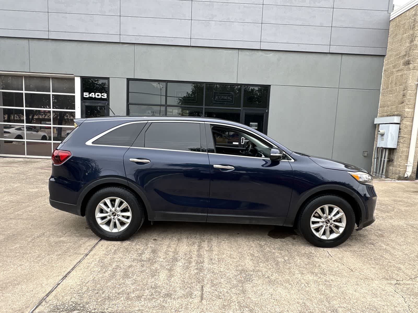 Thumbnail: 2019 Kia Sorento - 23
