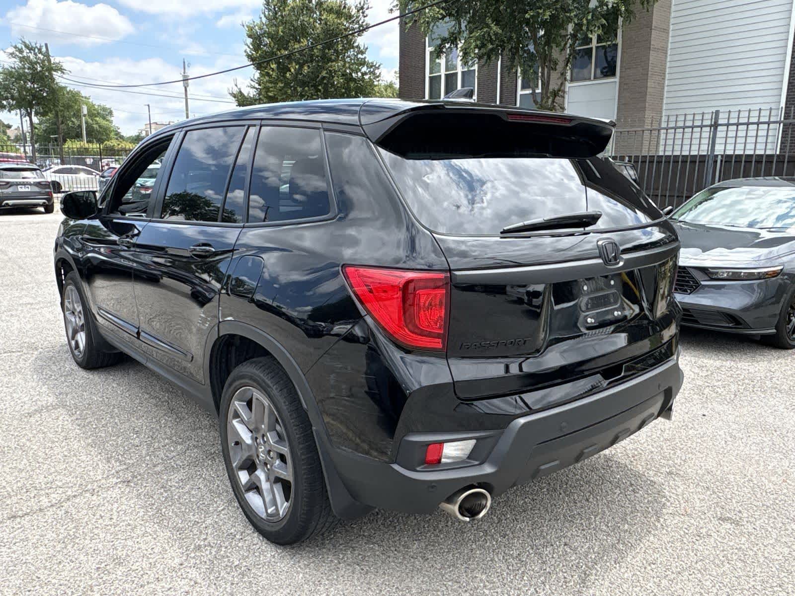 Thumbnail: 2023 Honda Passport - 3