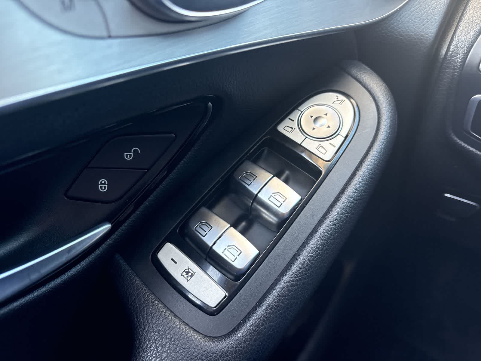 Thumbnail: 2019 Mercedes-Benz GLC - 28