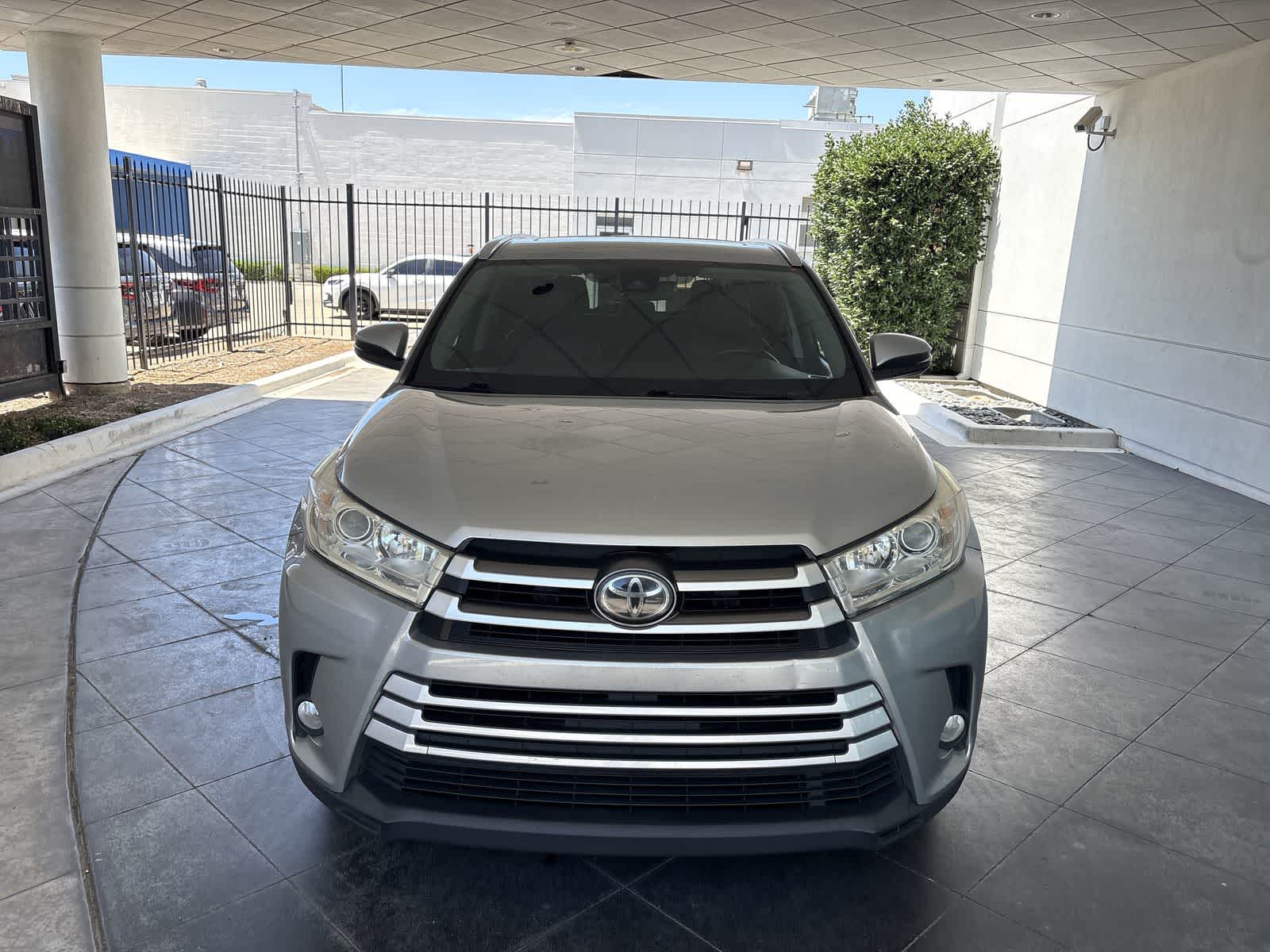 Thumbnail: 2017 Toyota Highlander - 14
