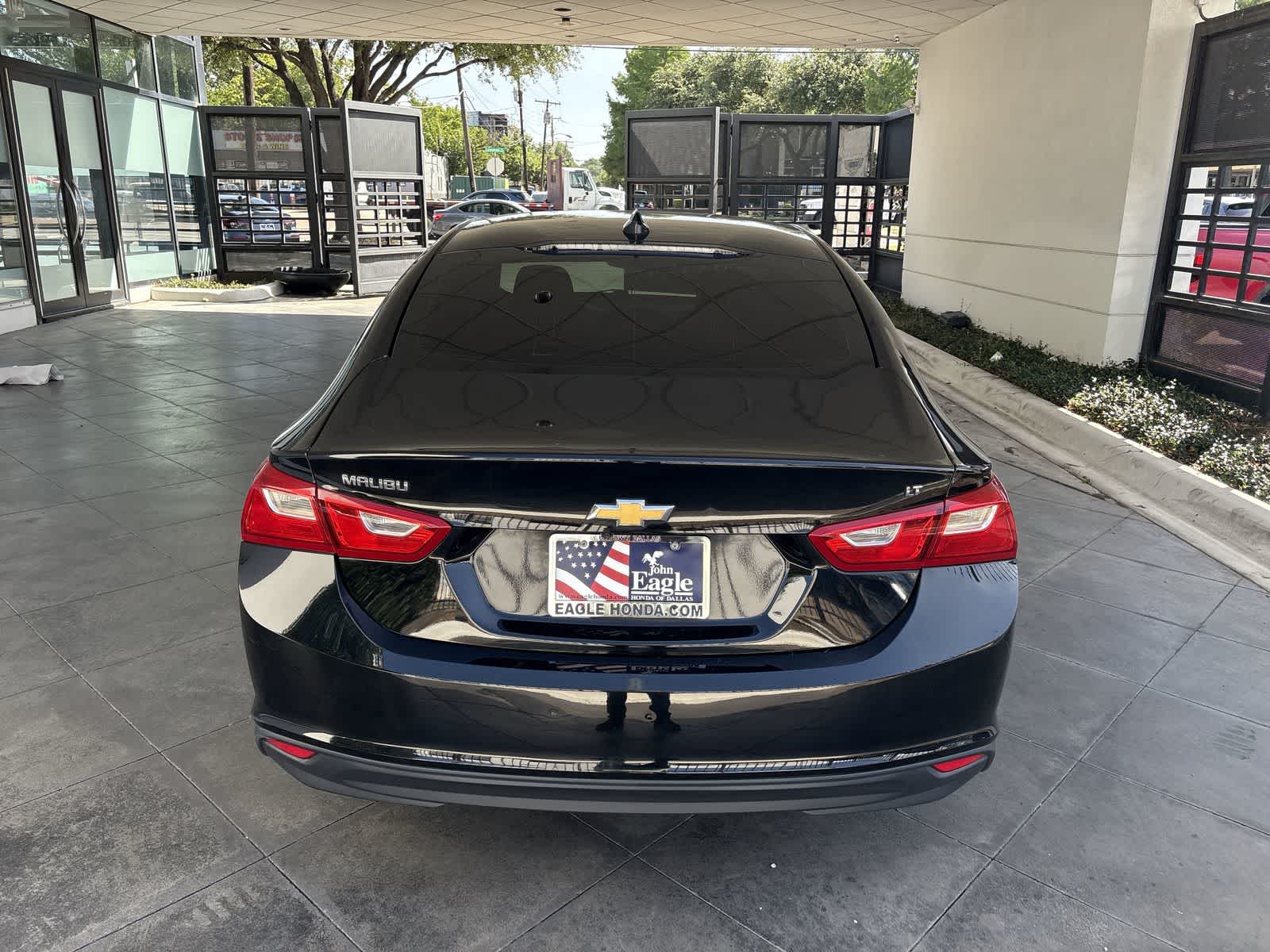 Thumbnail: 2016 Chevrolet Malibu - 5