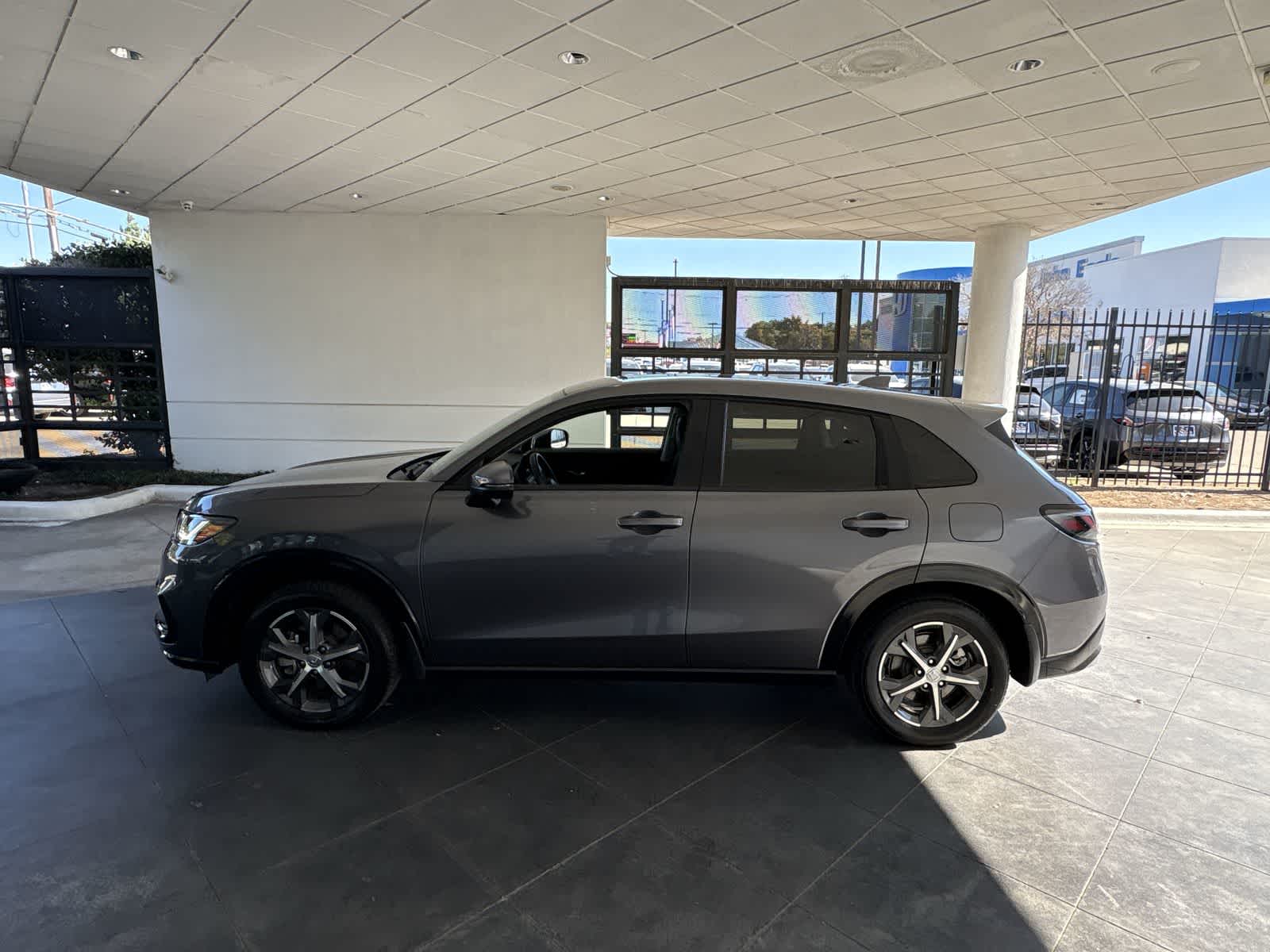 2024 Honda HR-V EX-L photo 2