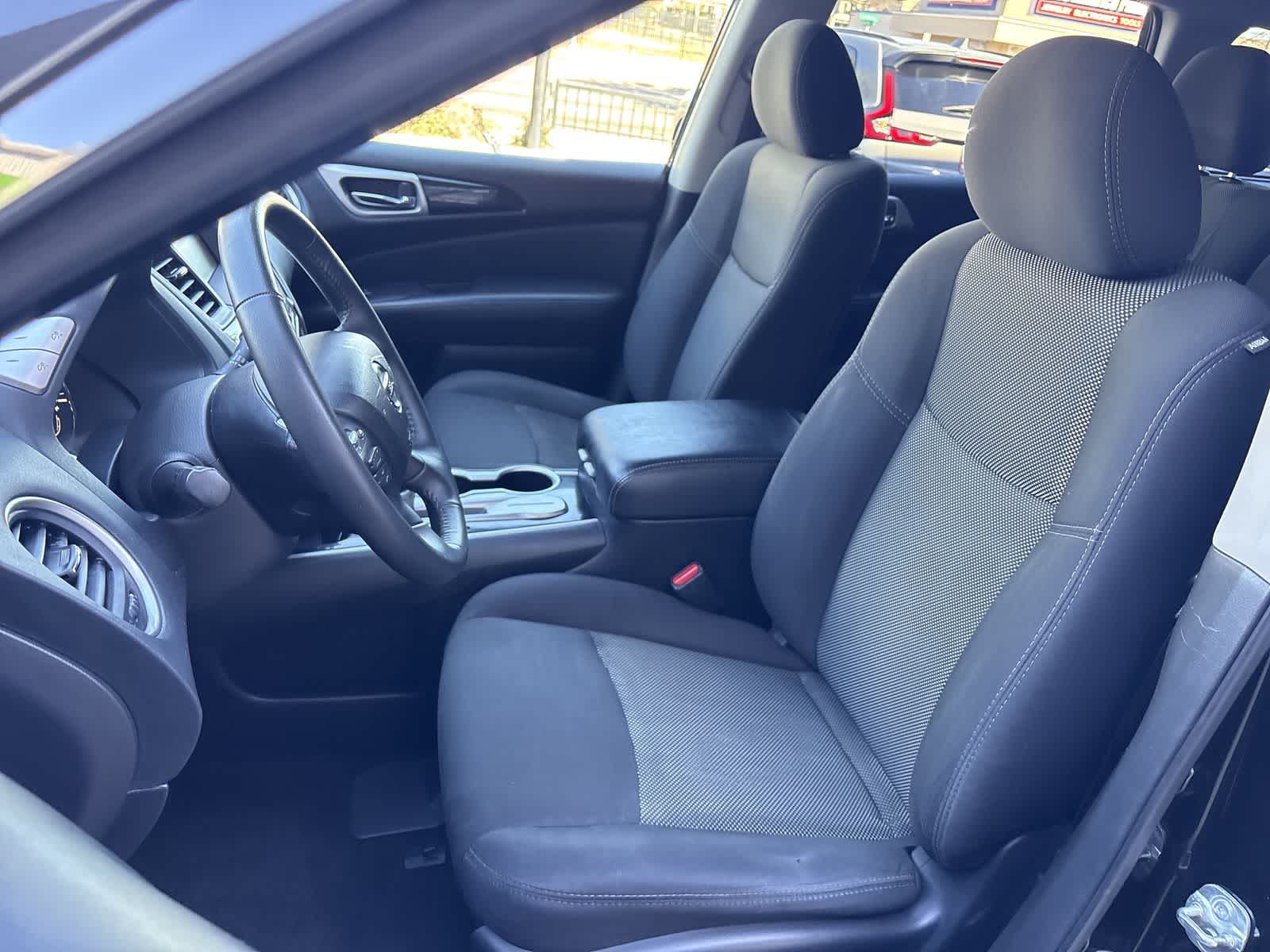 Thumbnail: 2020 Nissan Pathfinder - 10