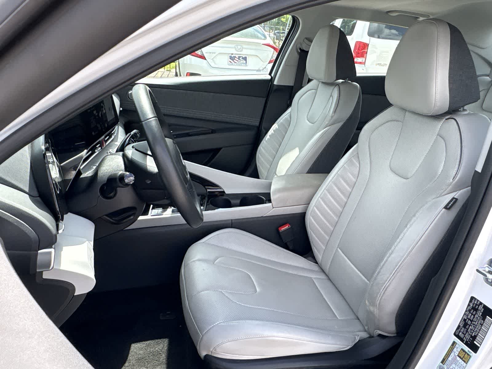 Thumbnail: 2025 Hyundai Elantra - 13