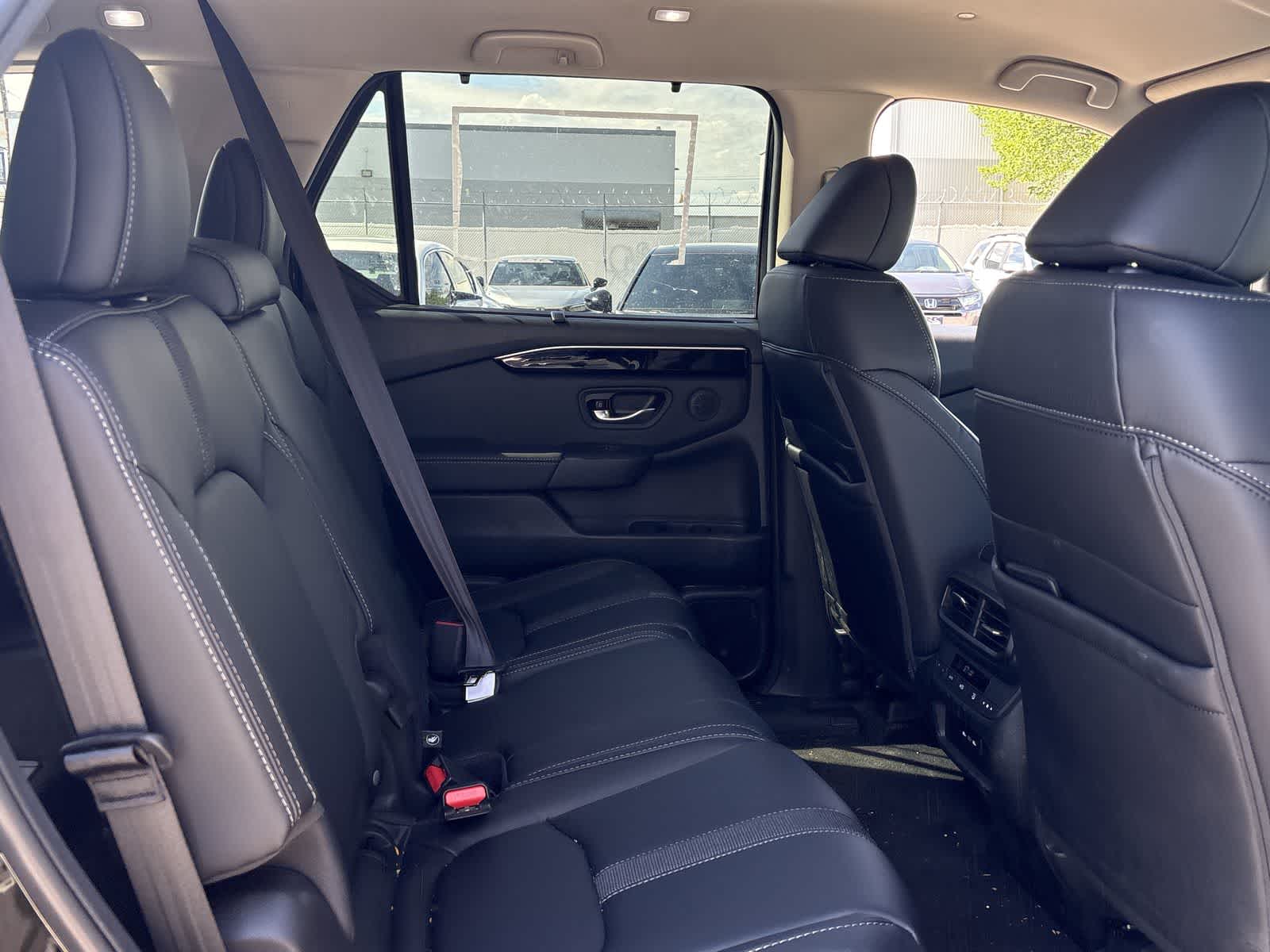 Thumbnail: 2025 Honda Pilot - 16