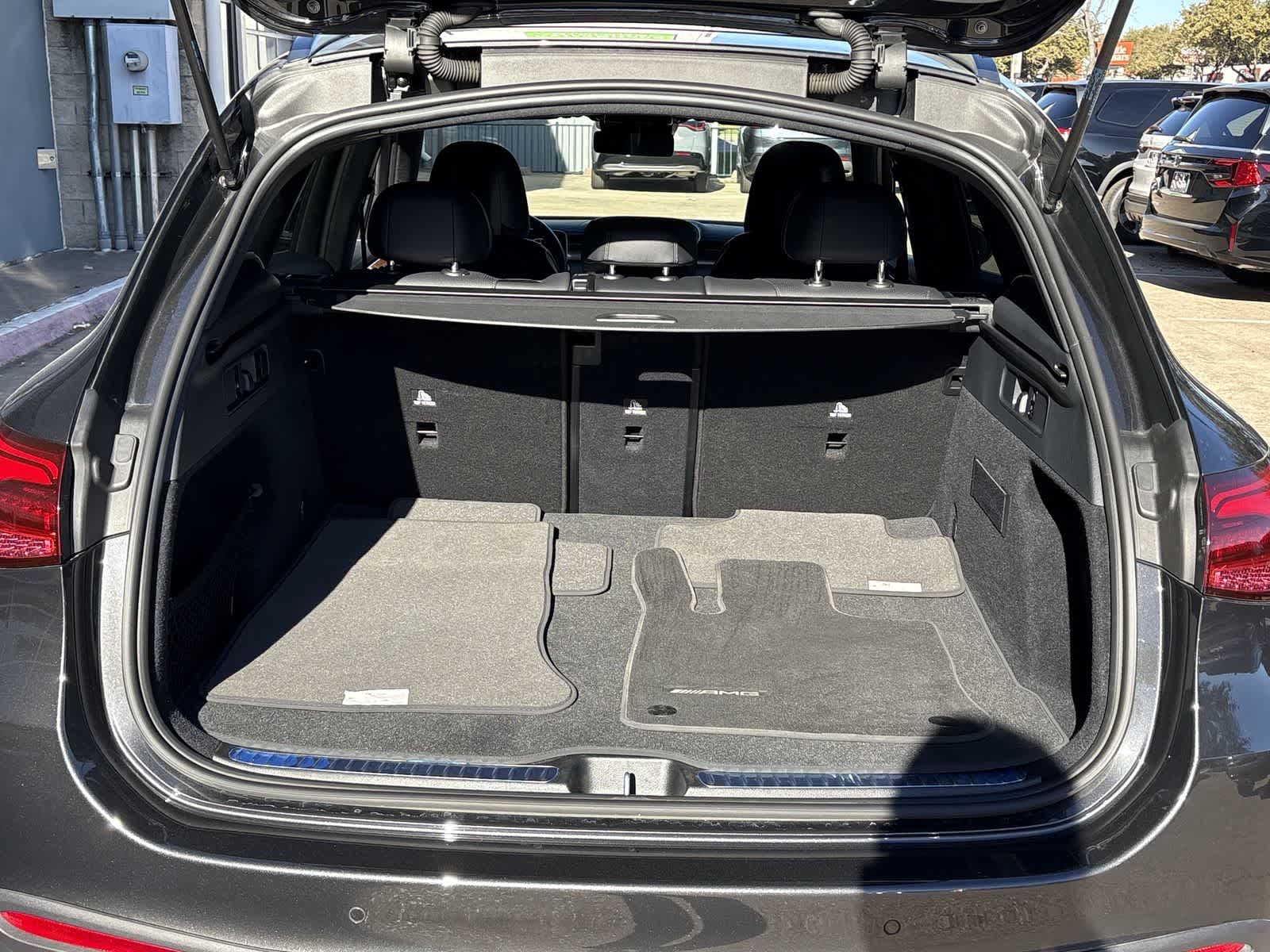 Thumbnail: 2025 Mercedes-Benz GLC - 18