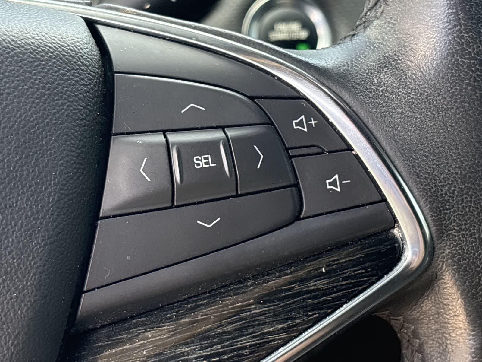 Thumbnail: 2021 Cadillac XT5 - 18