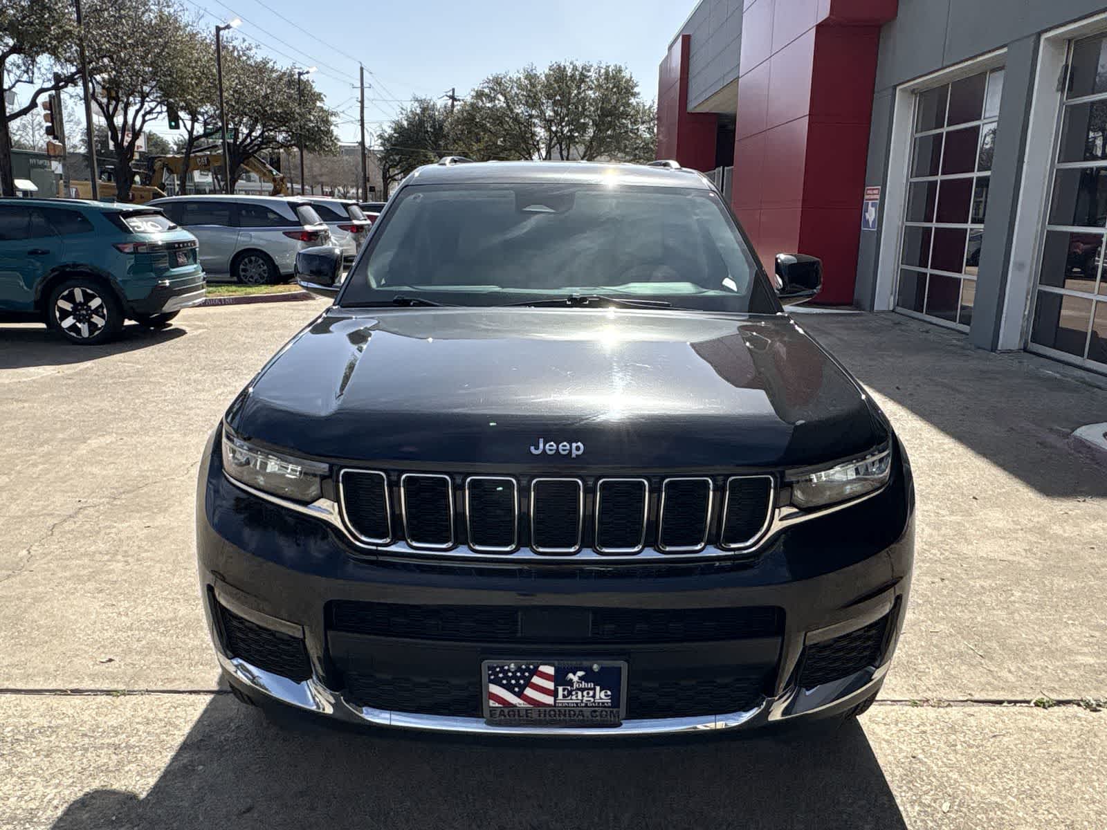 Thumbnail: 2022 Jeep Grand Cherokee - 16