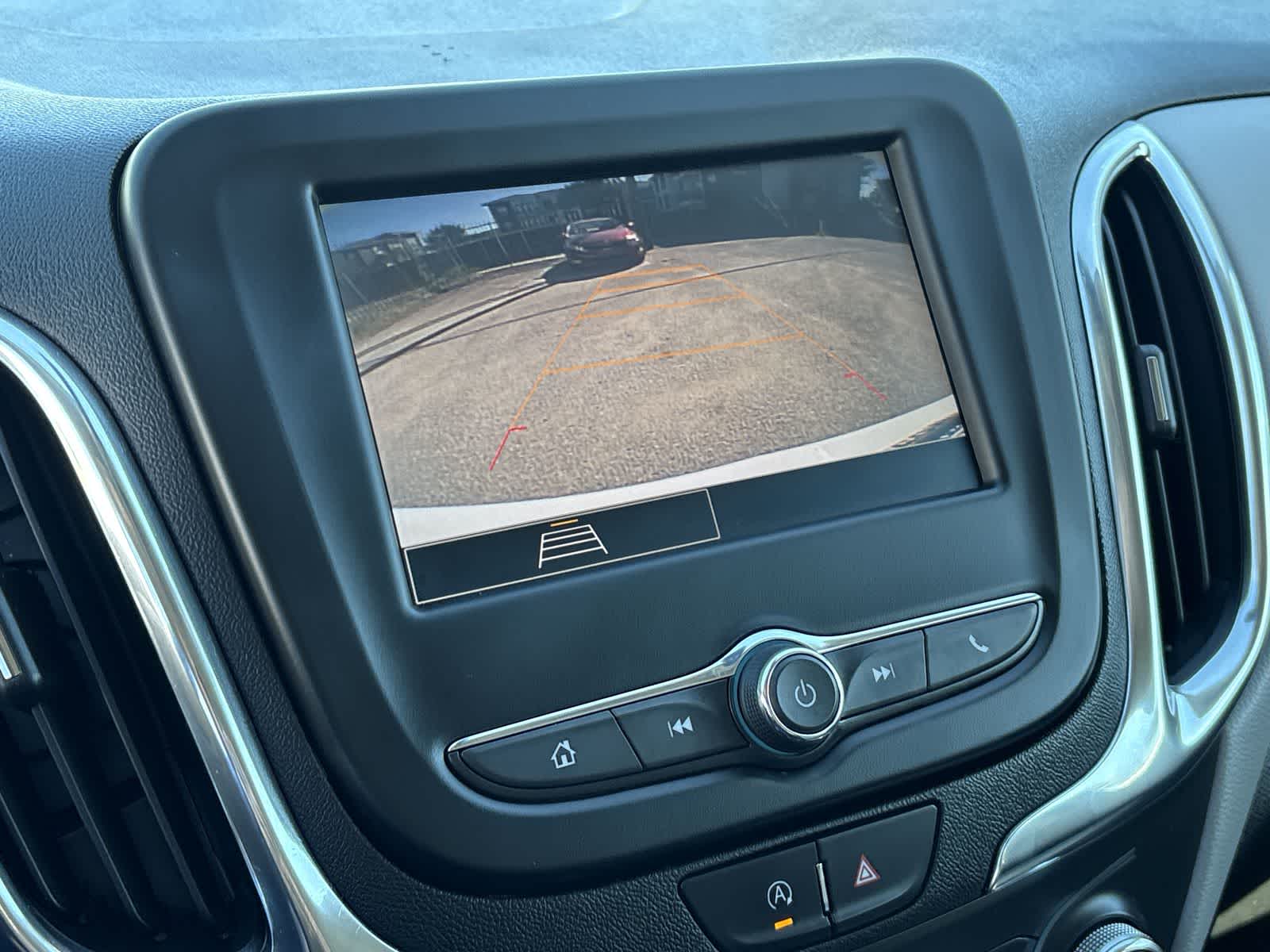 Thumbnail: 2023 Chevrolet Equinox - 25