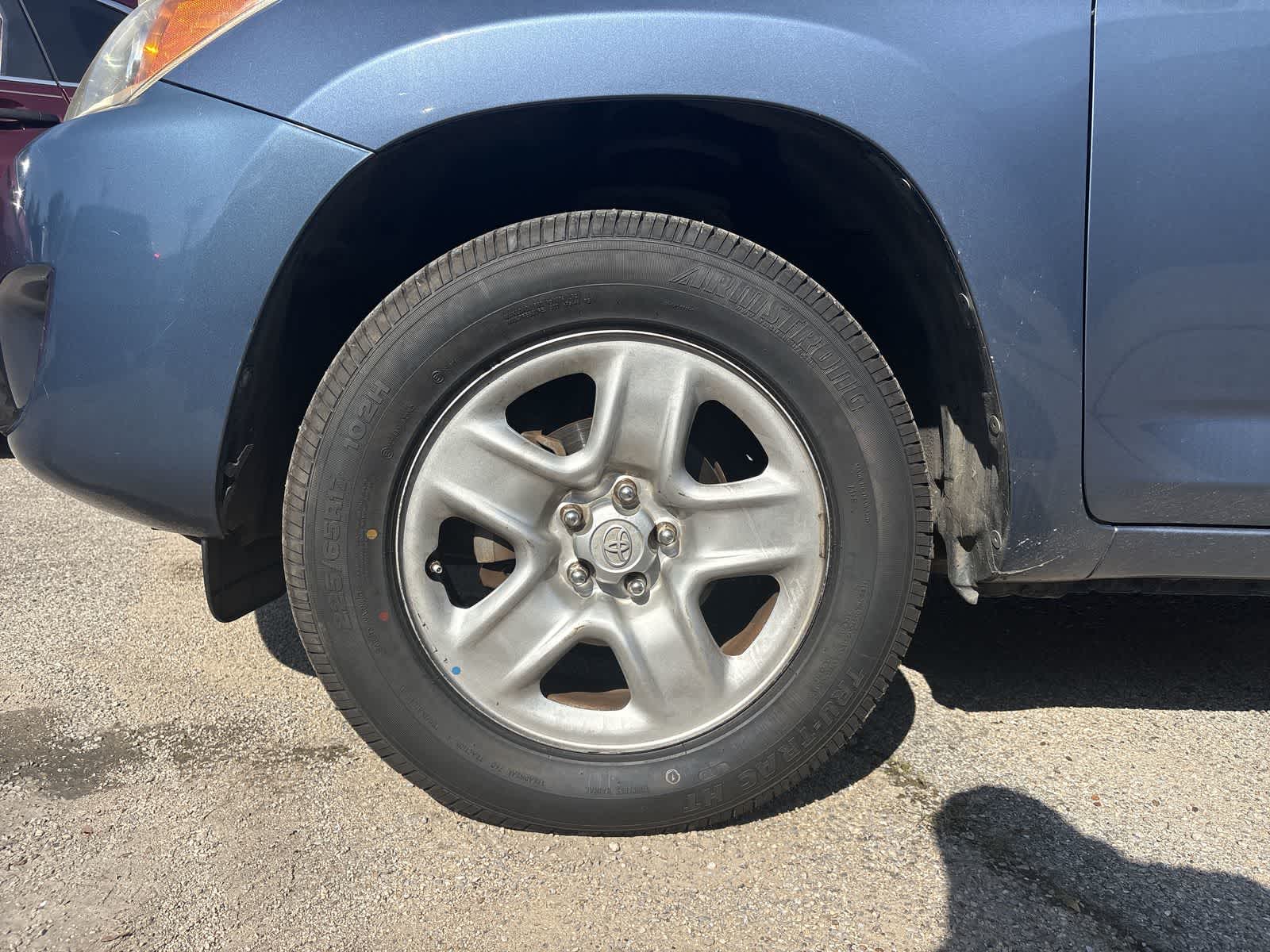 Thumbnail: 2011 Toyota RAV4 - 11
