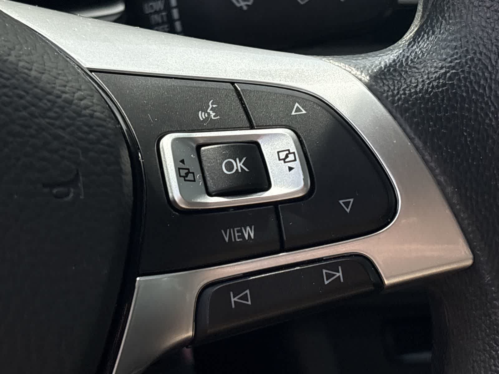 Thumbnail: 2019 Volkswagen Jetta - 18