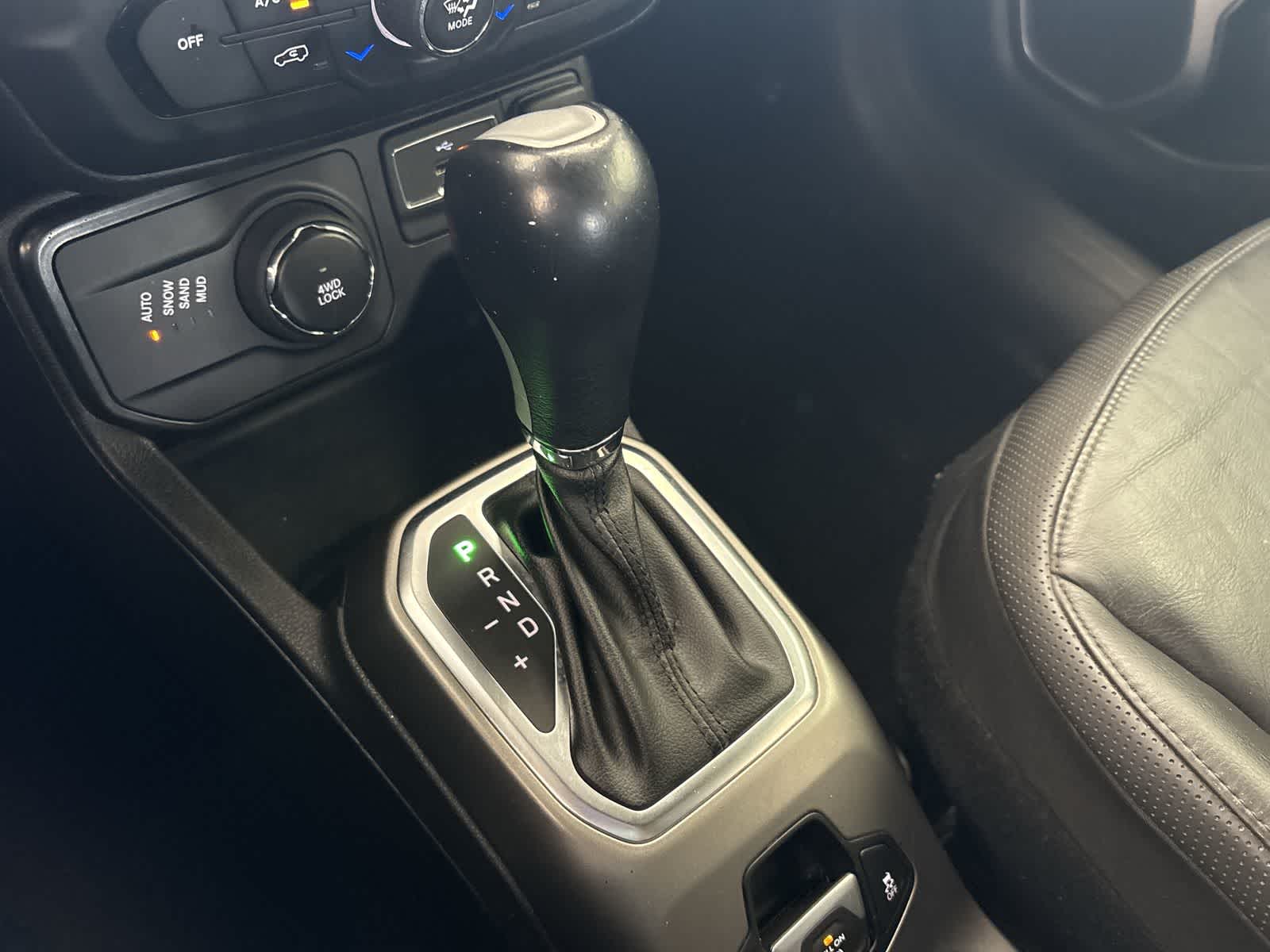 Thumbnail: 2020 Jeep Renegade - 16