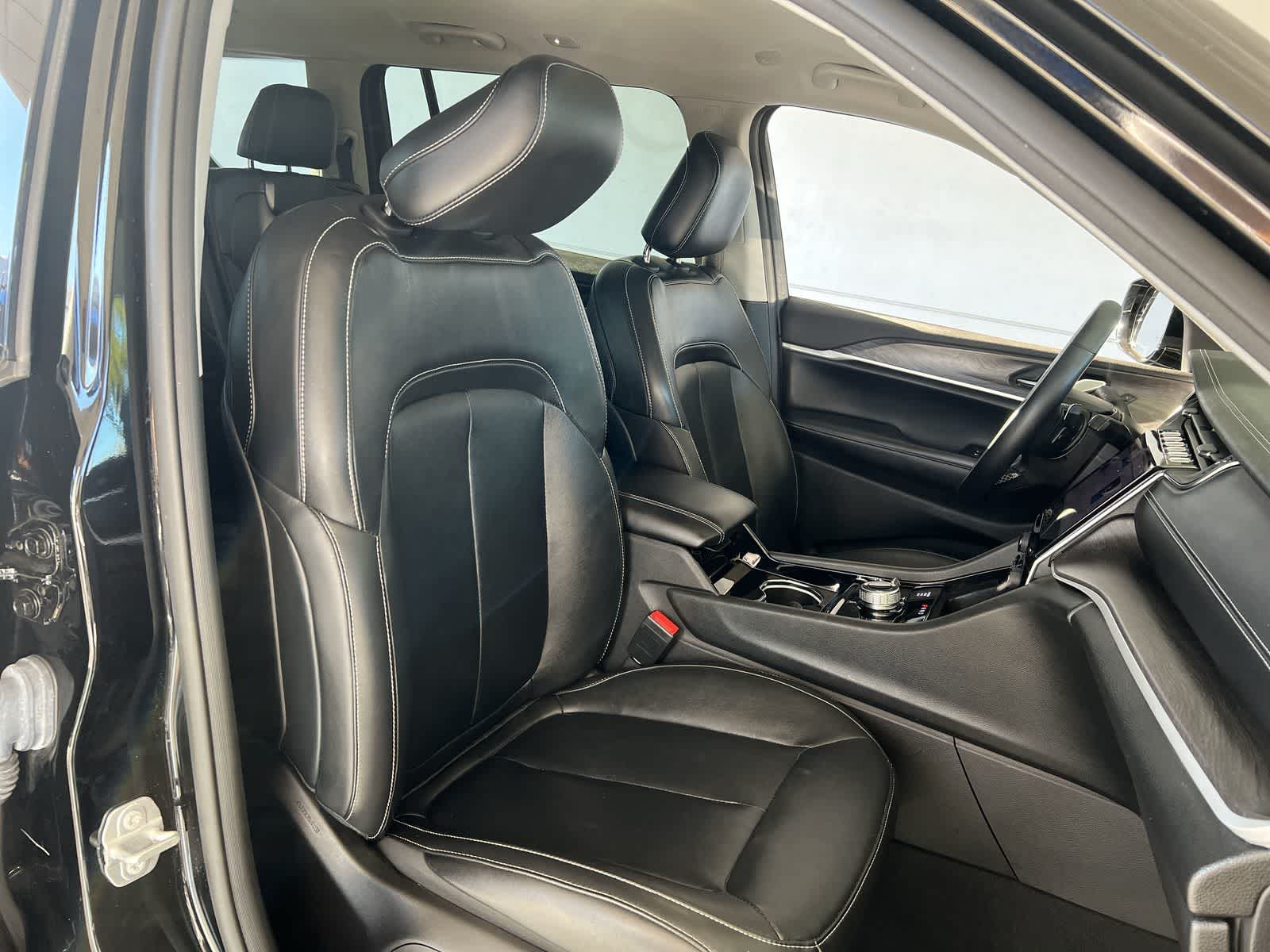 Thumbnail: 2022 Jeep Grand Cherokee - 13