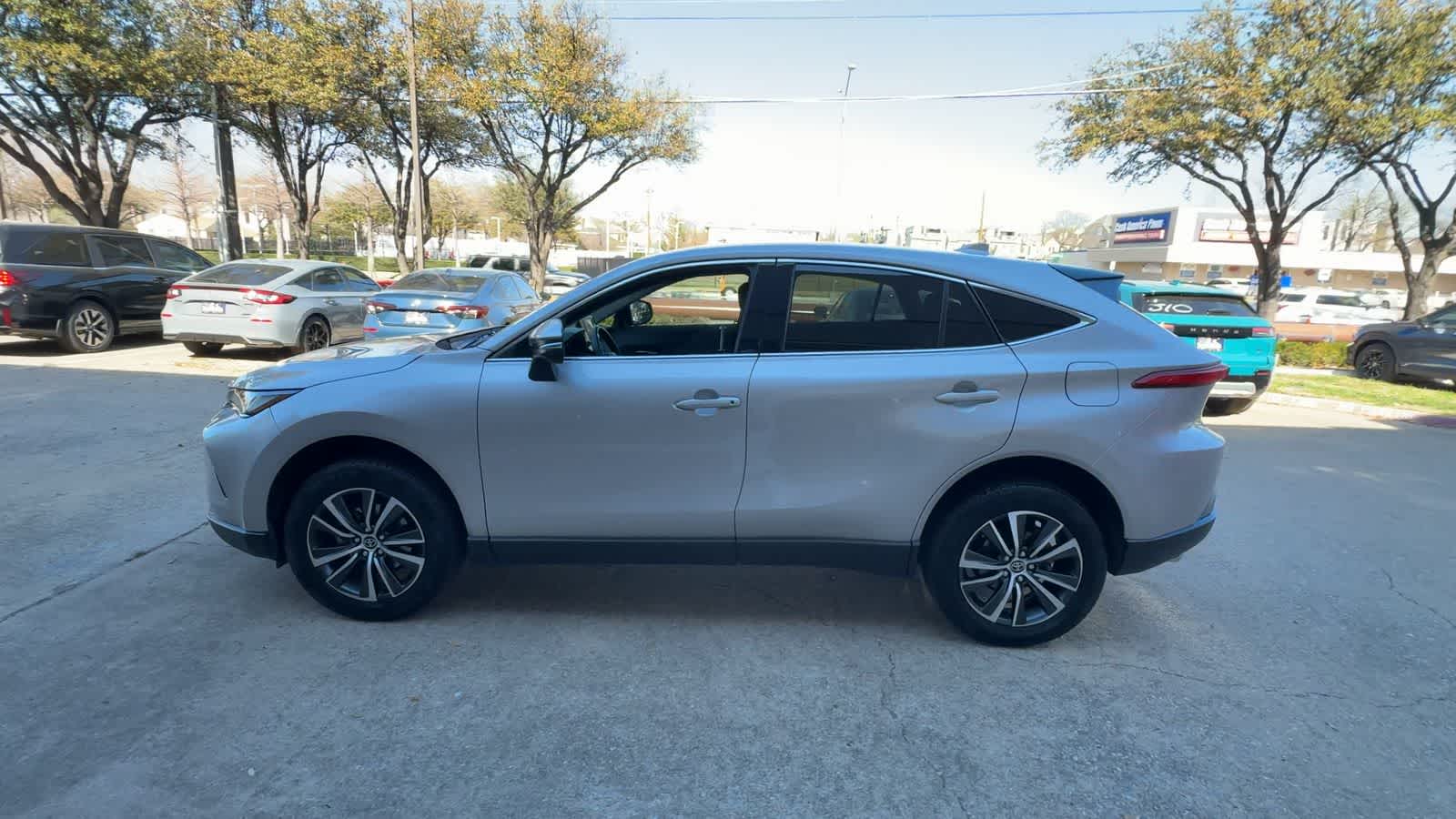 Thumbnail: 2023 Toyota Venza - 5