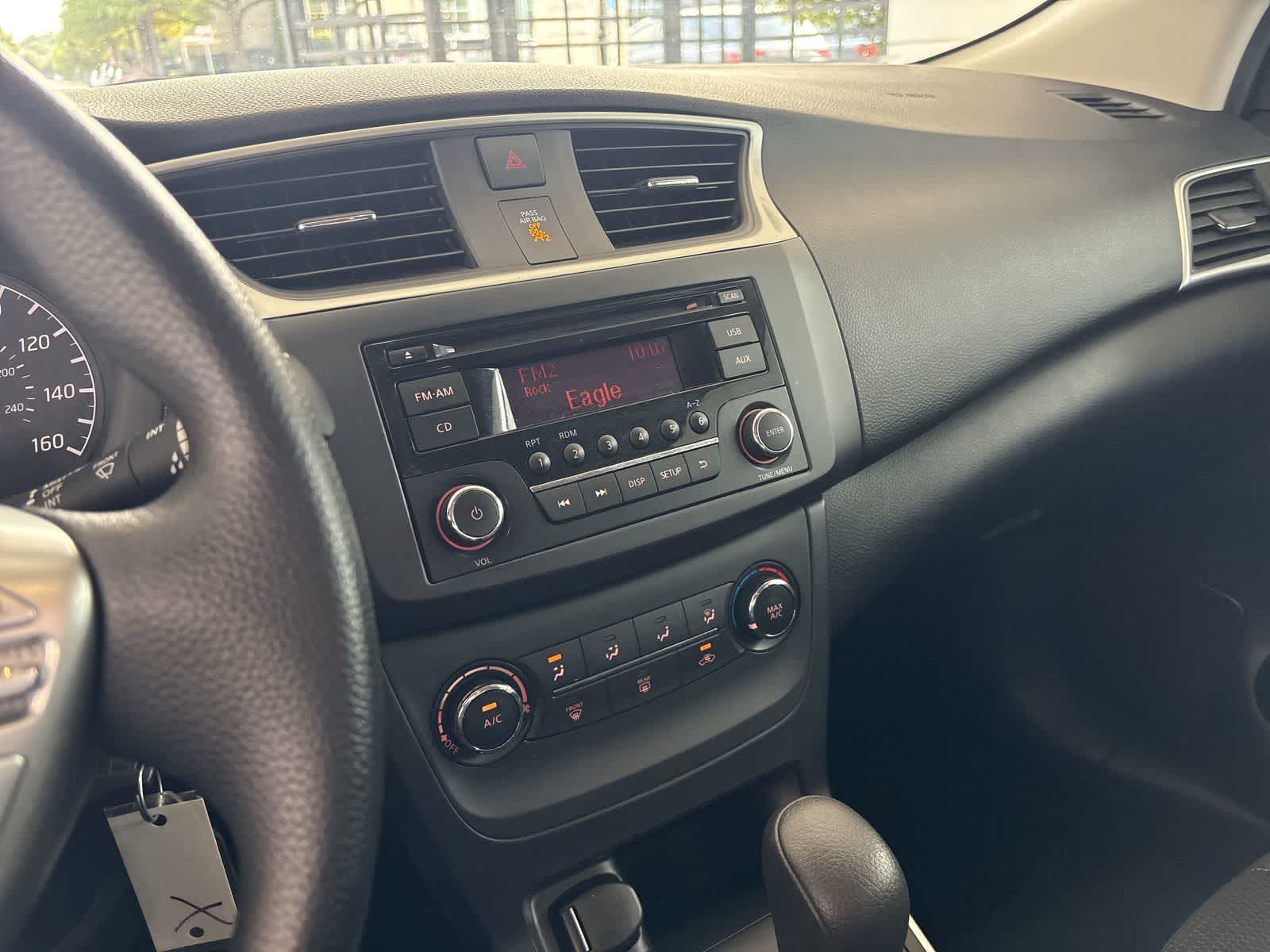 Thumbnail: 2016 Nissan Sentra - 15