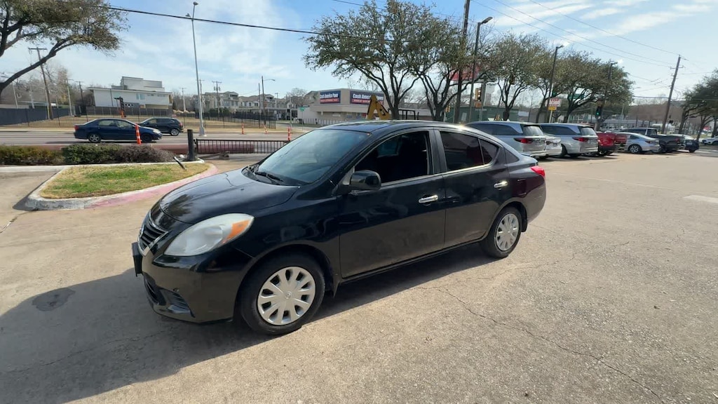 Used 2013 Nissan Versa 1.6 SV Sedan
