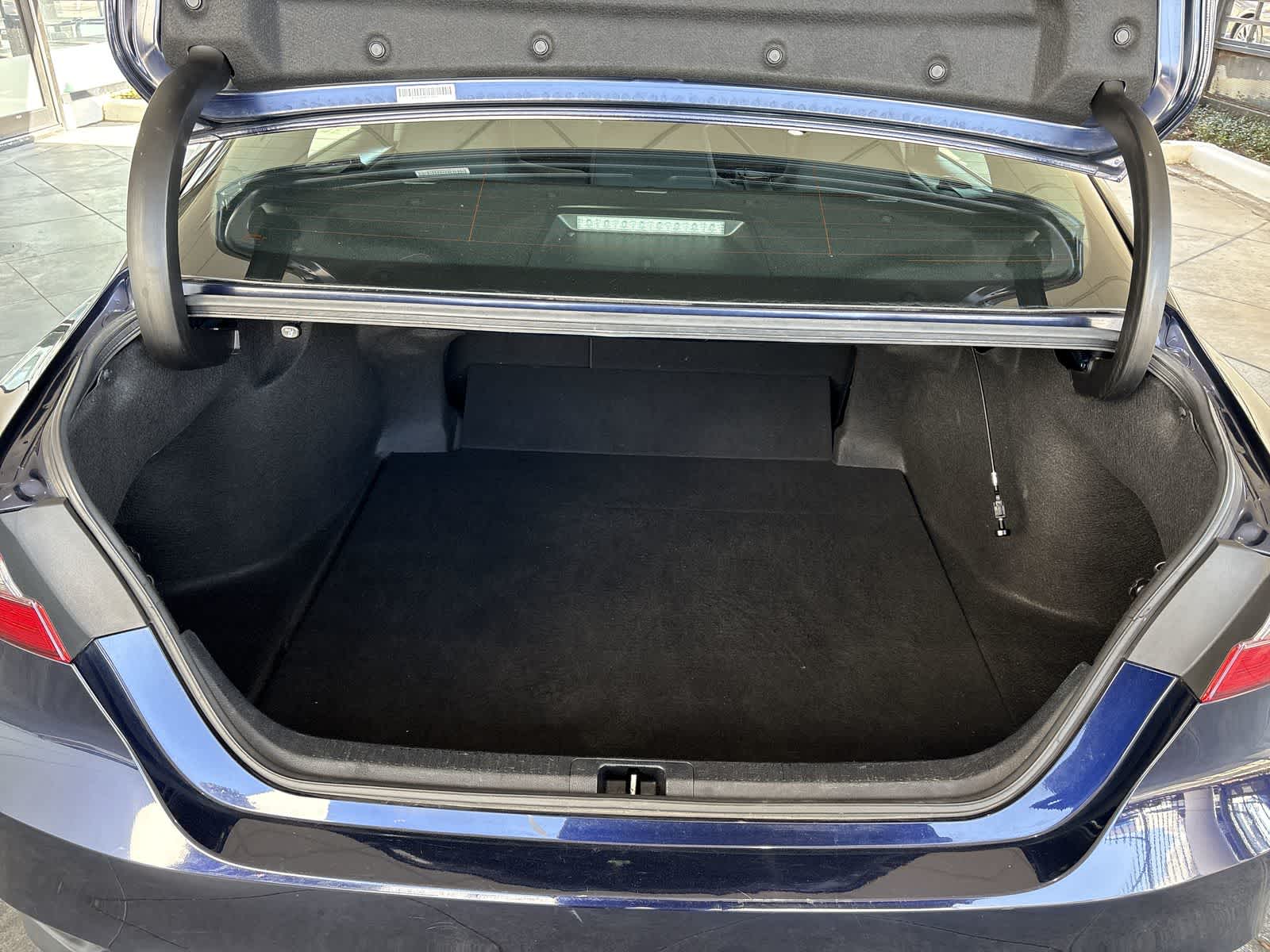 Thumbnail: 2022 Toyota Camry - 18