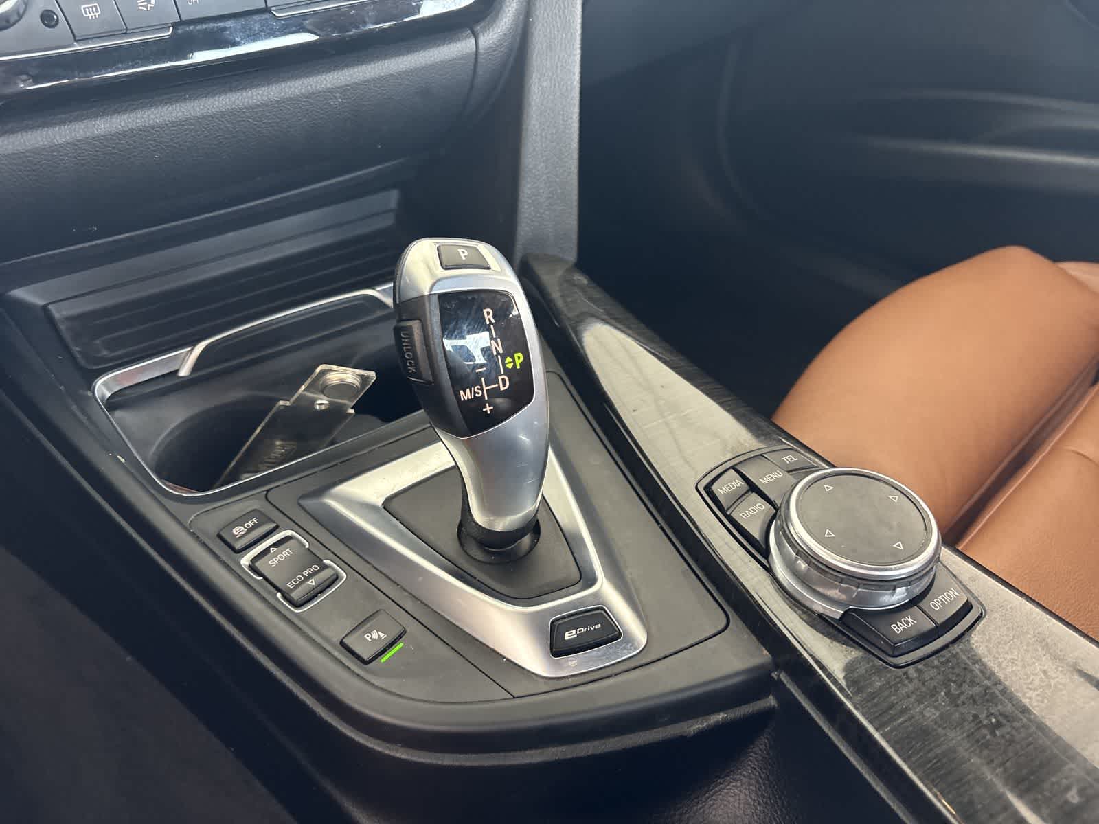 Thumbnail: 2016 BMW 3 Series - 16