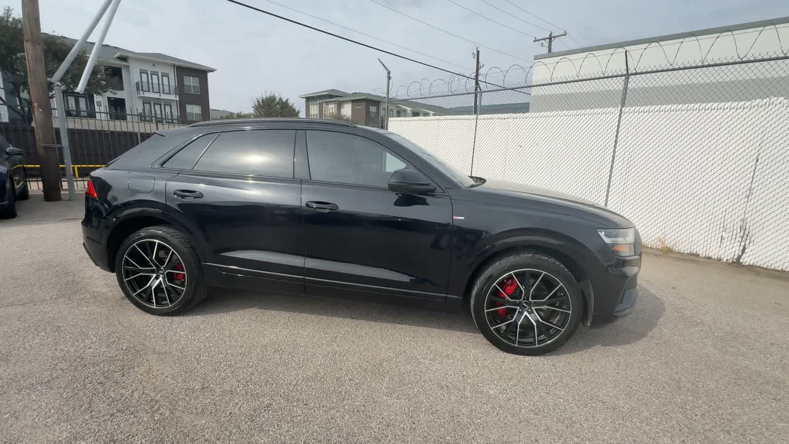 Thumbnail: 2020 Audi Q8 - 9