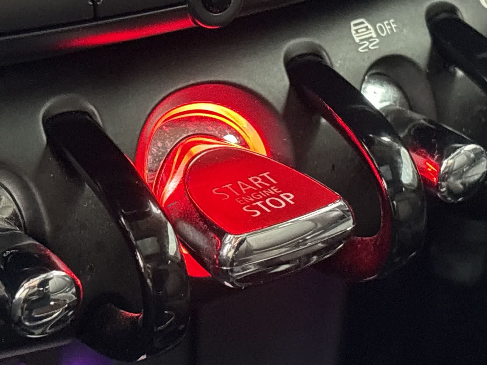 Thumbnail: 2018 MINI Cooper Hardtop - 31