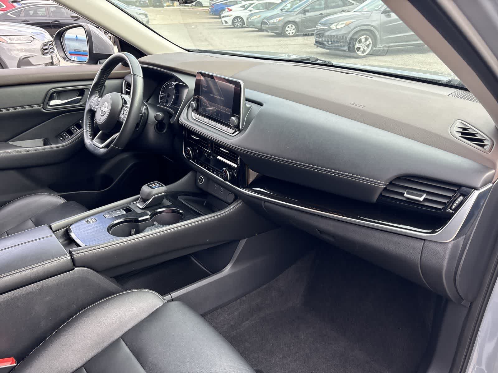 Thumbnail: 2022 Nissan Rogue - 22